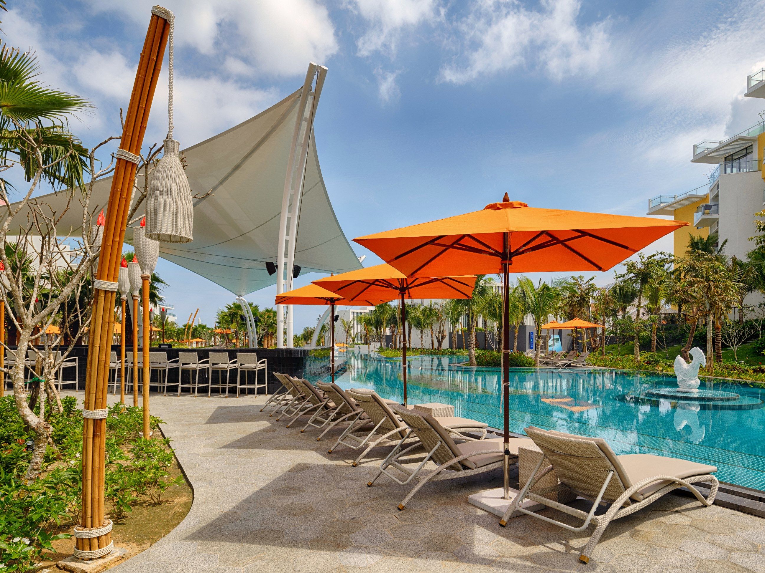 Pool Bar