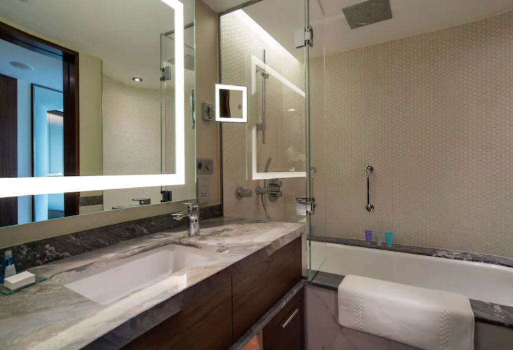 EXECUTIVE PARK ROOM 