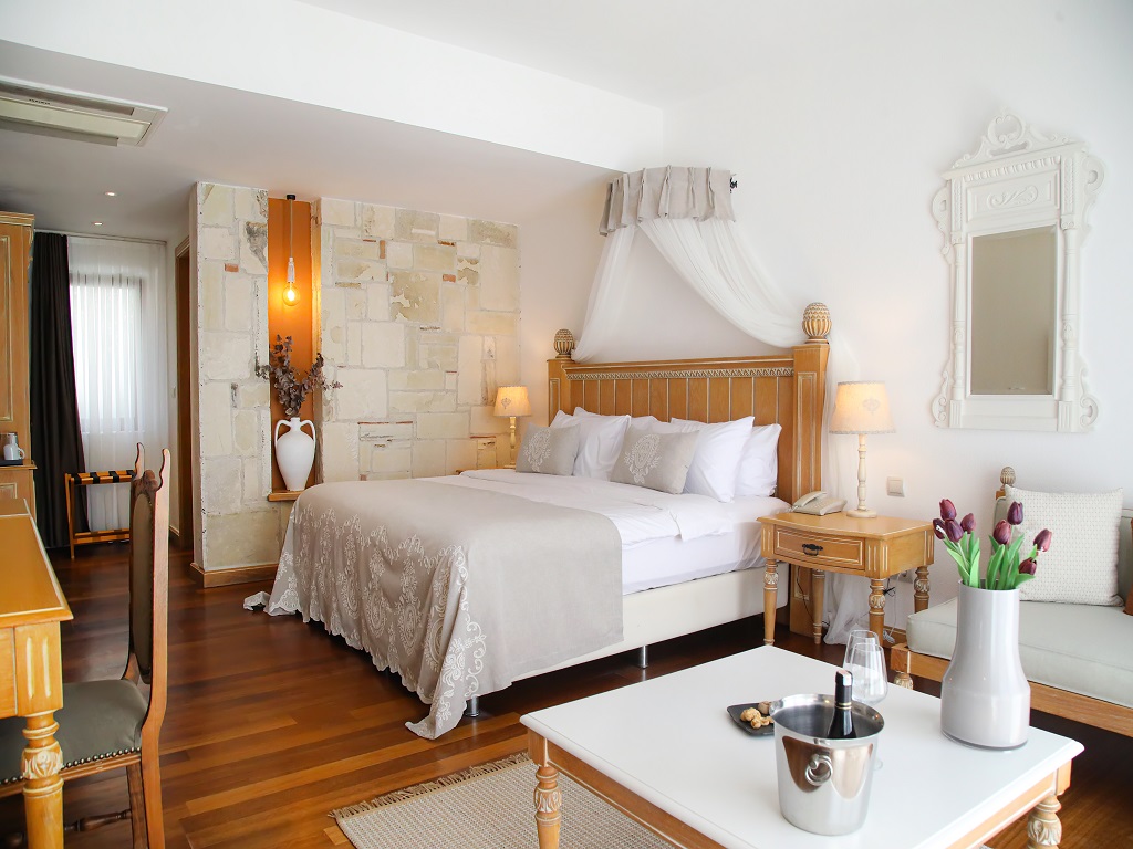 Executive Terrace Room