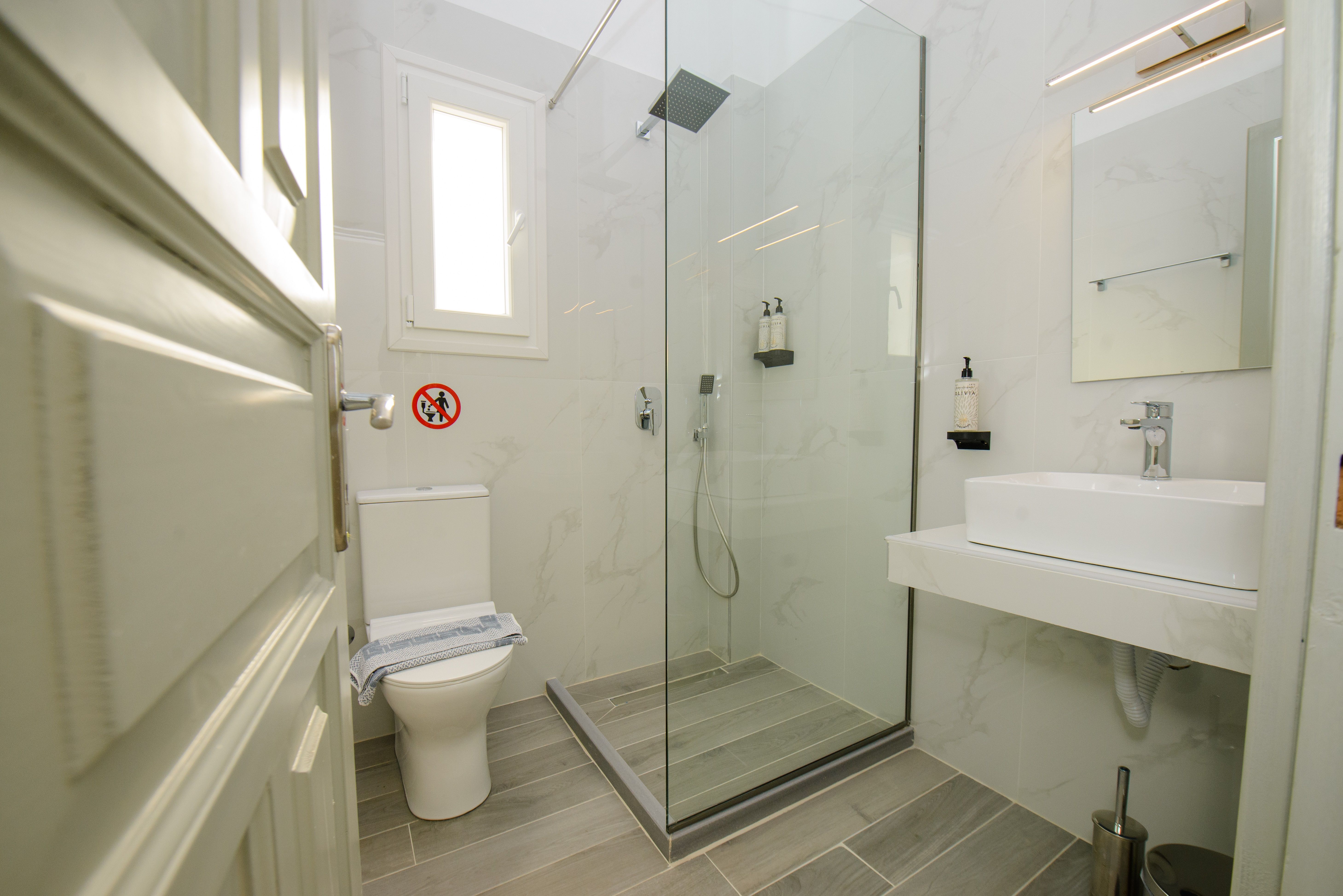 TWO BEDROOM APARTMENT 5 PAX