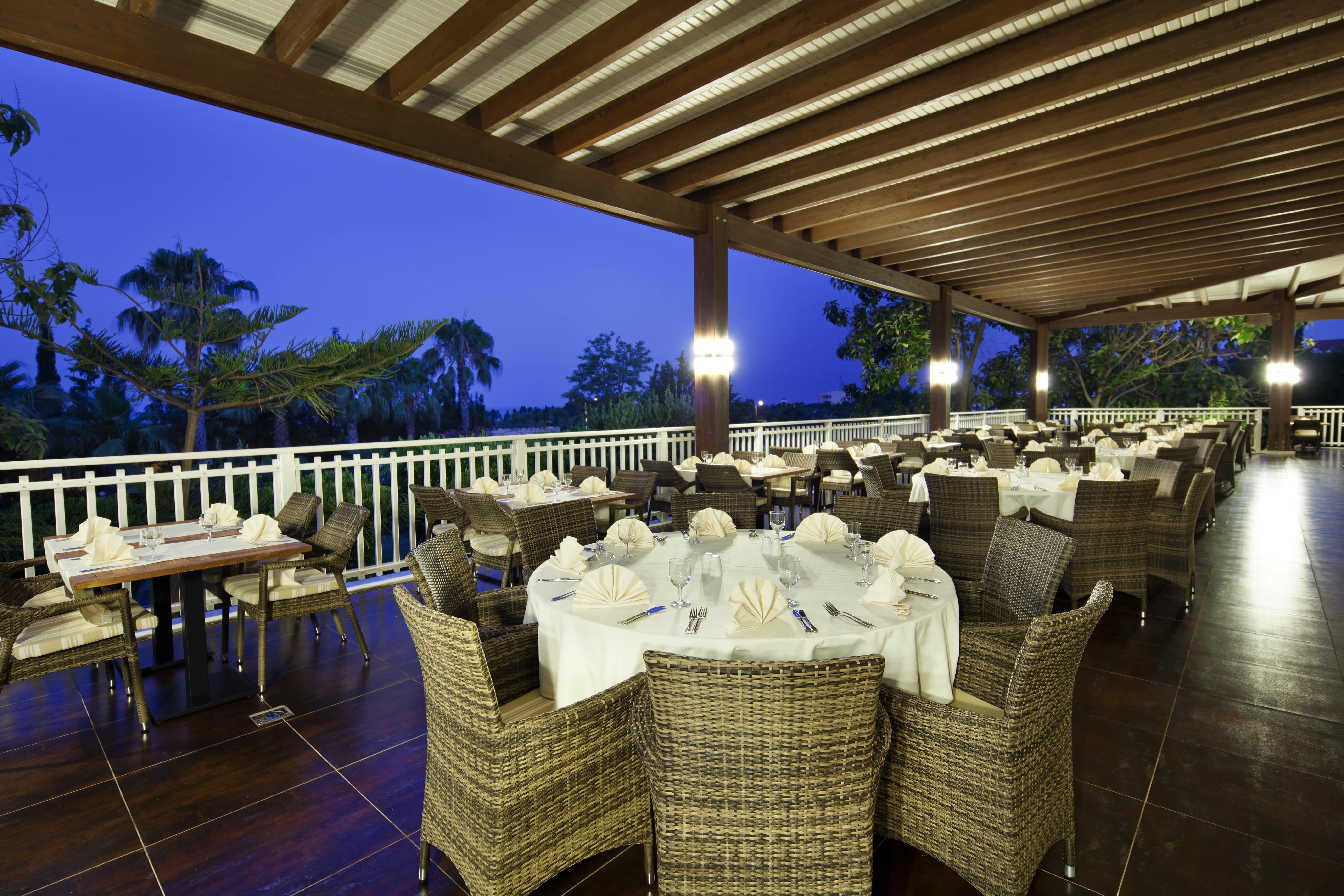 MAIN RESTAURANT