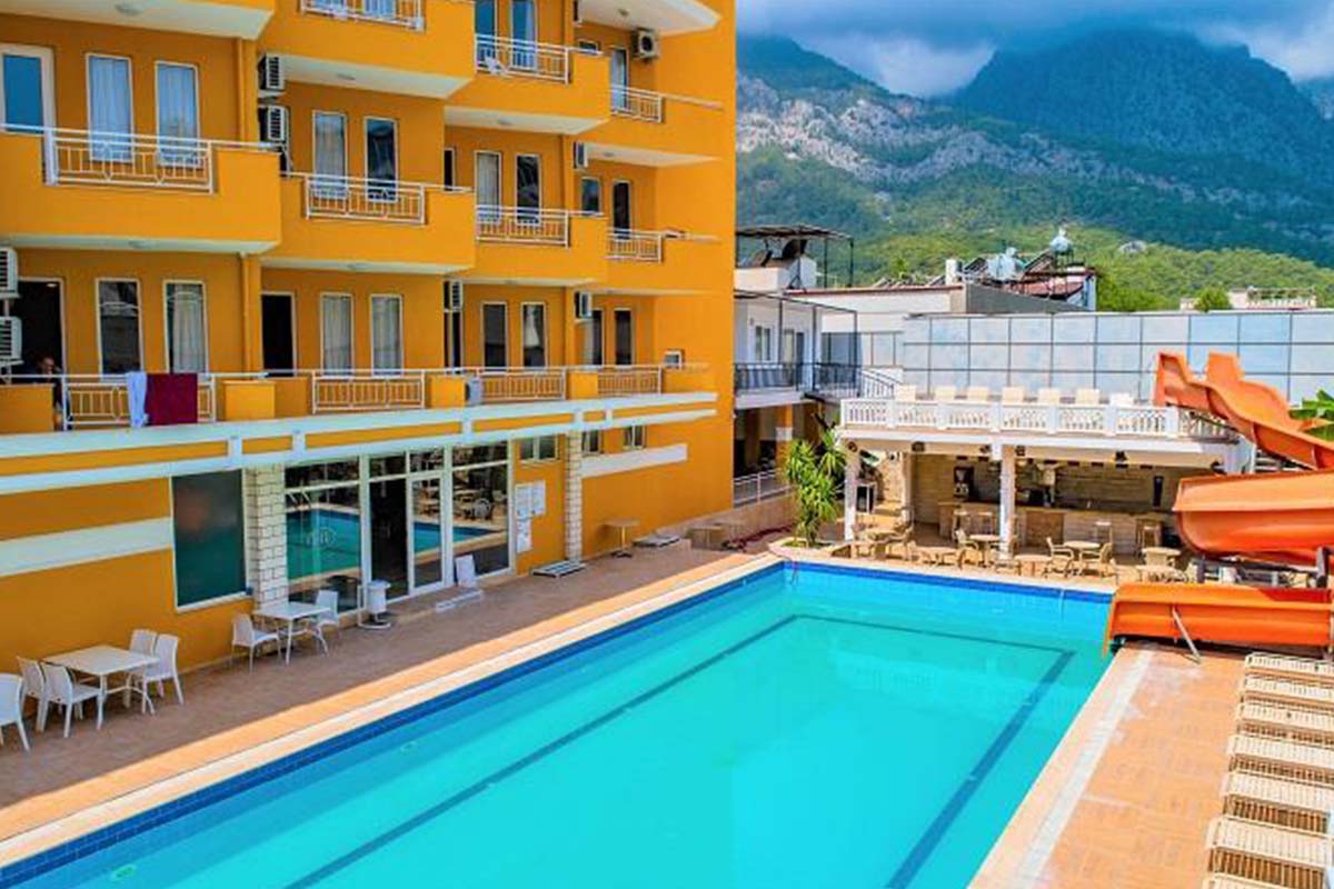 Piscina deschisă