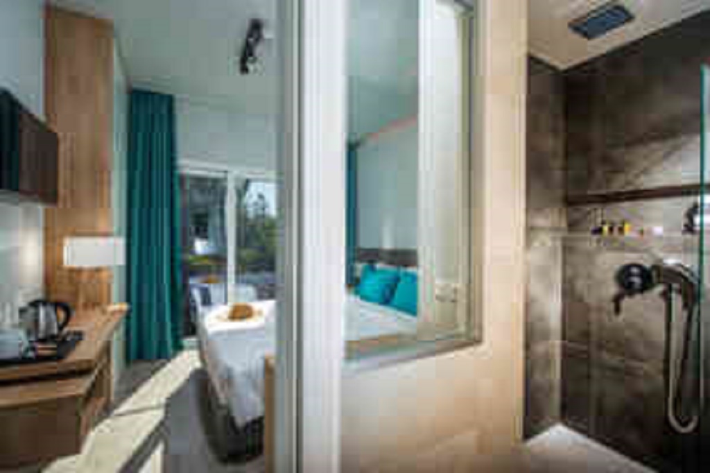 DOUBLE STANDARD ROOM