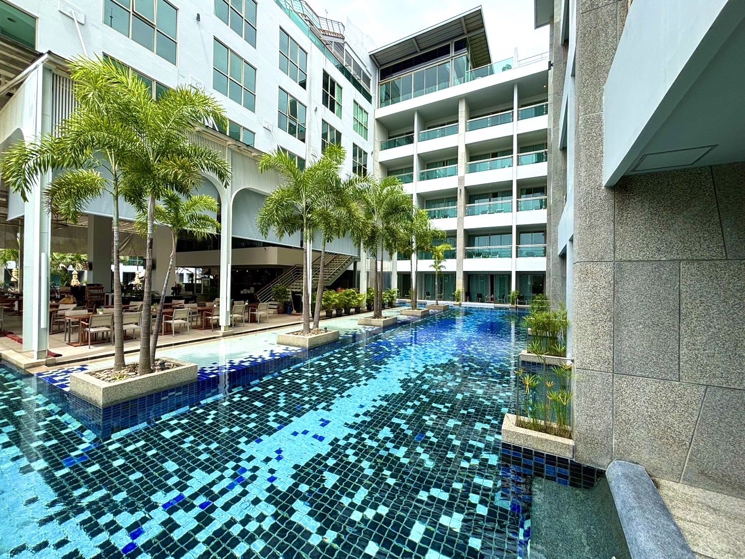 Deluxe Urban Pool Access