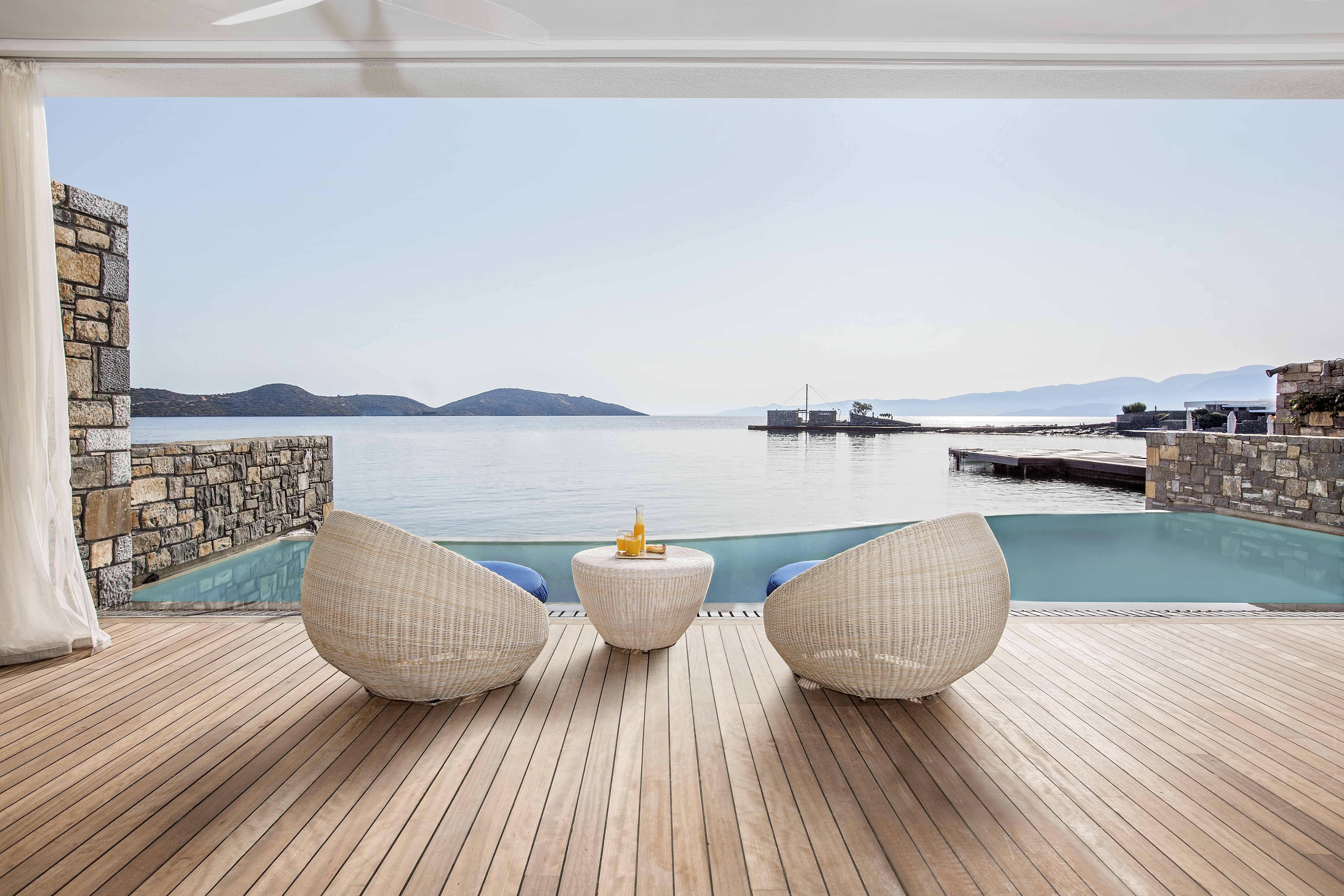PRESIDENTIAL BUNGALOW SUITE WITH PRIVATE  HEATED* POOL