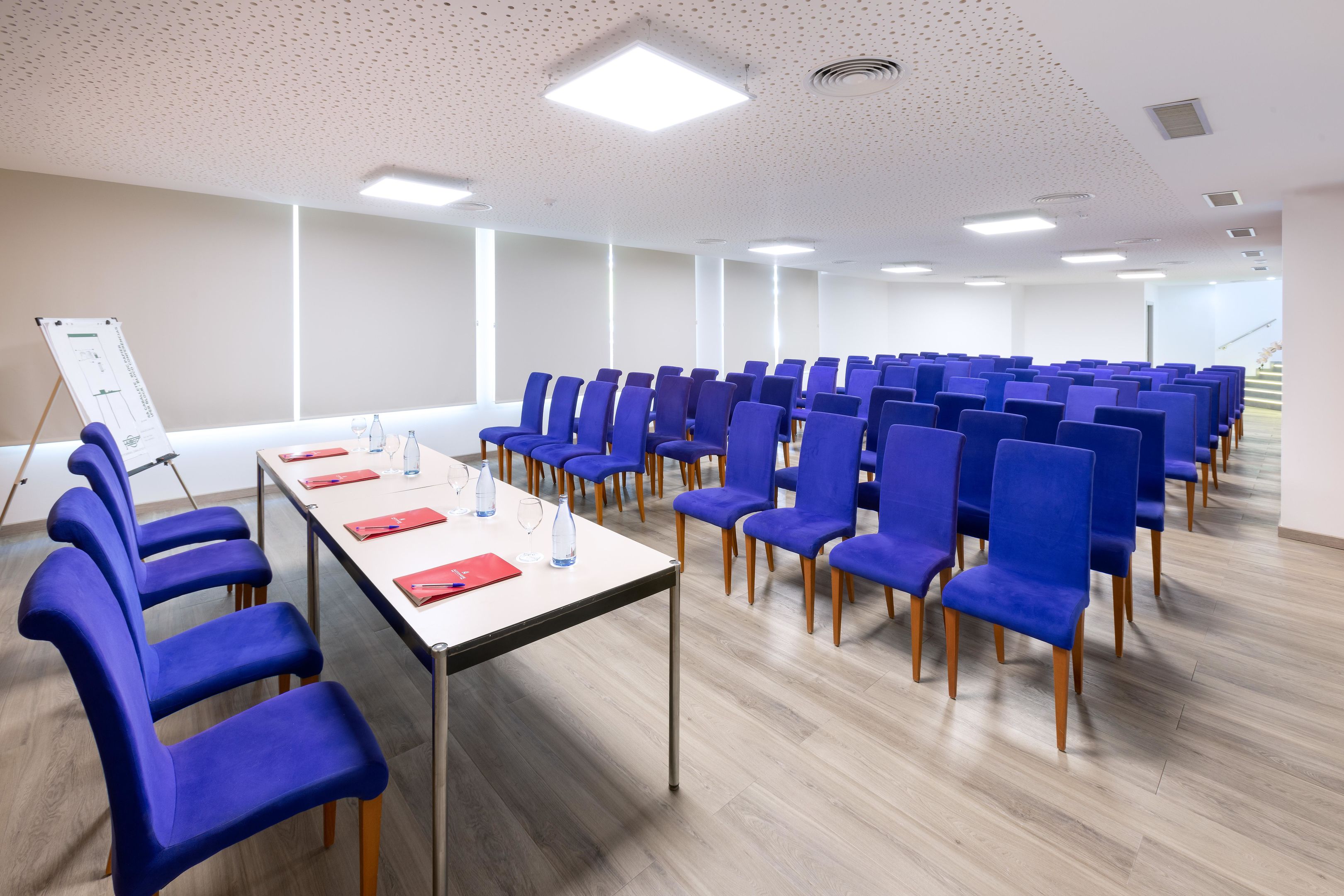 MICE (servicii de organizare de întâlniri, conferințe, alte evenimente)