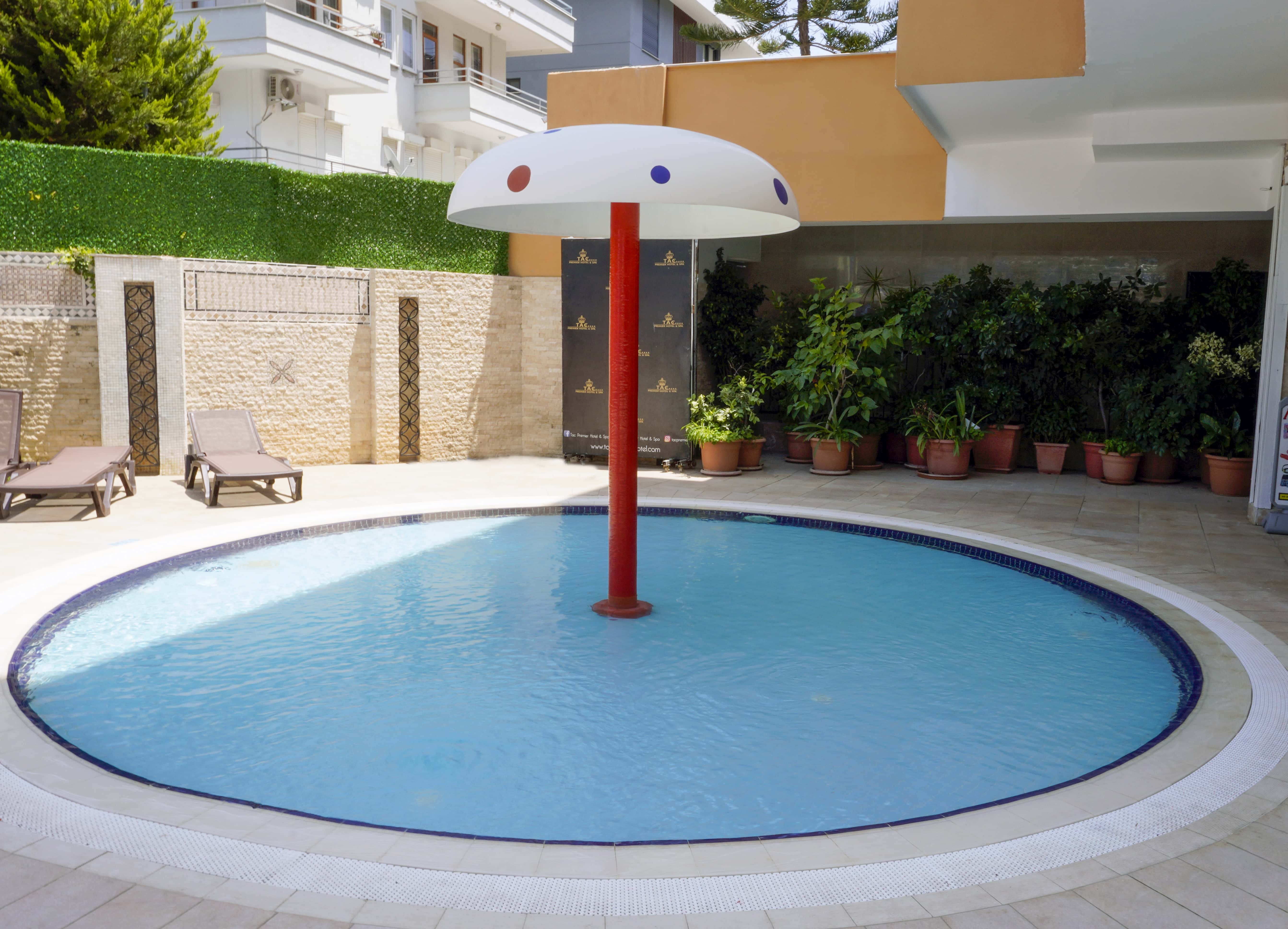 Piscina exterioara pentru copii