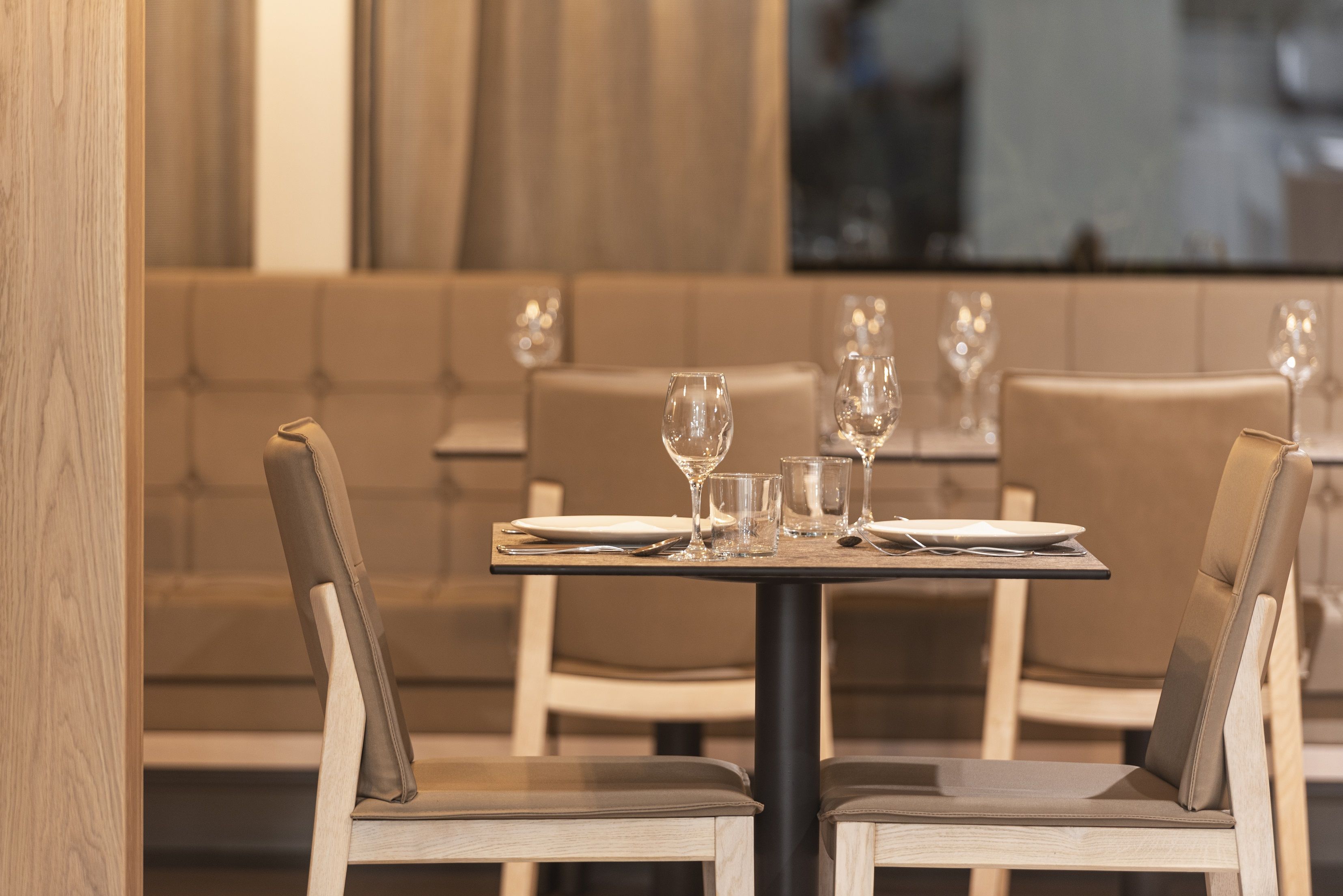 MAIN RESTAURANT