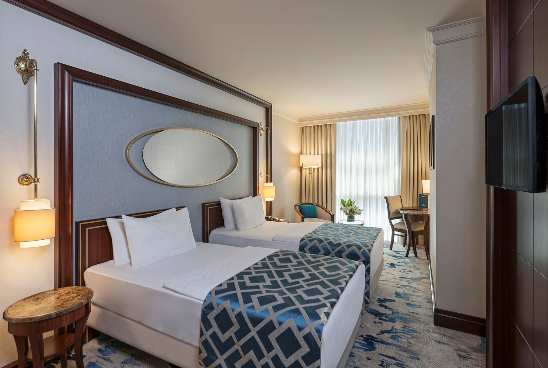 SUPERIOR ROOM