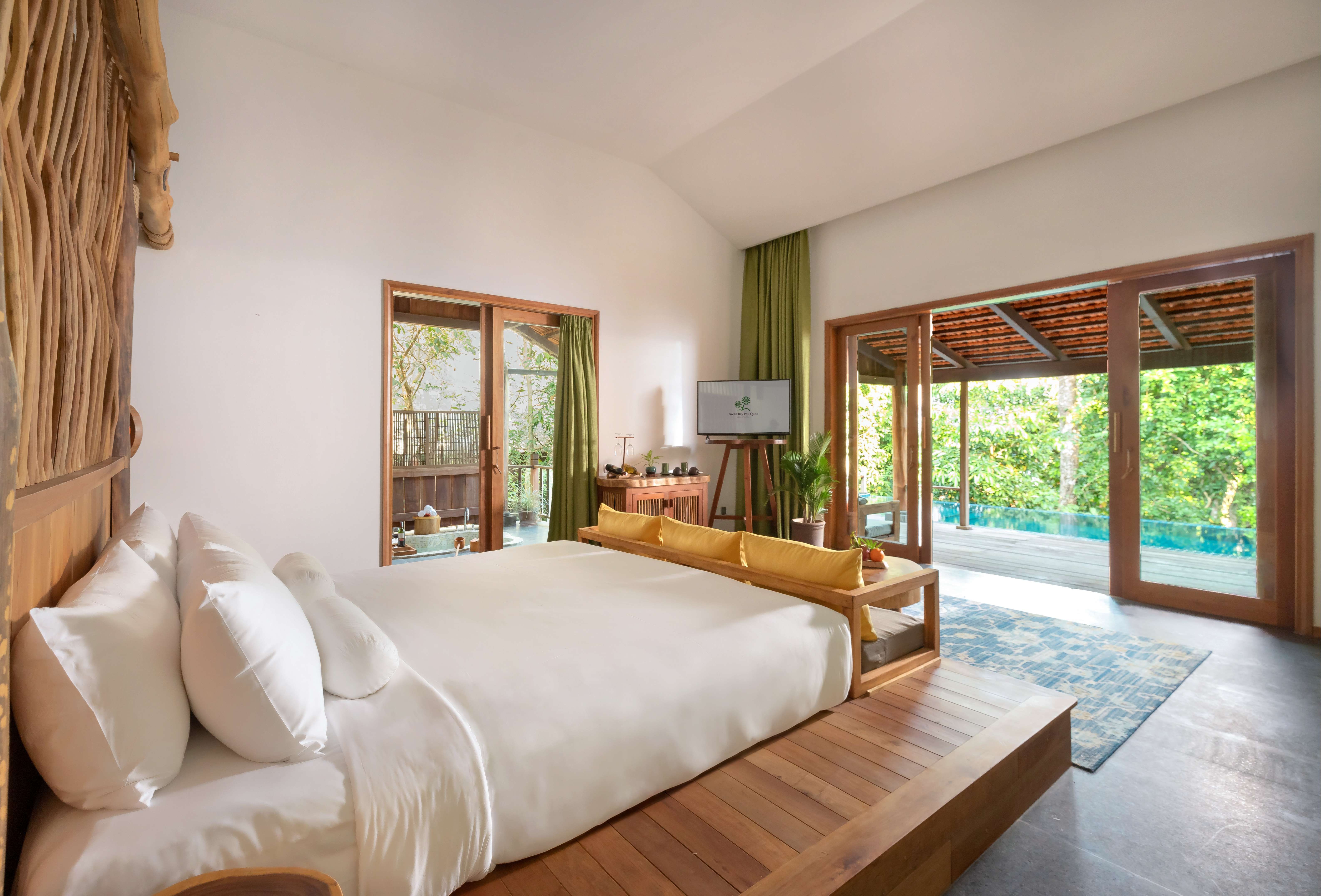 HILLSIDE POOL VILLA (CHILD WITHOUT EXTRA BED)