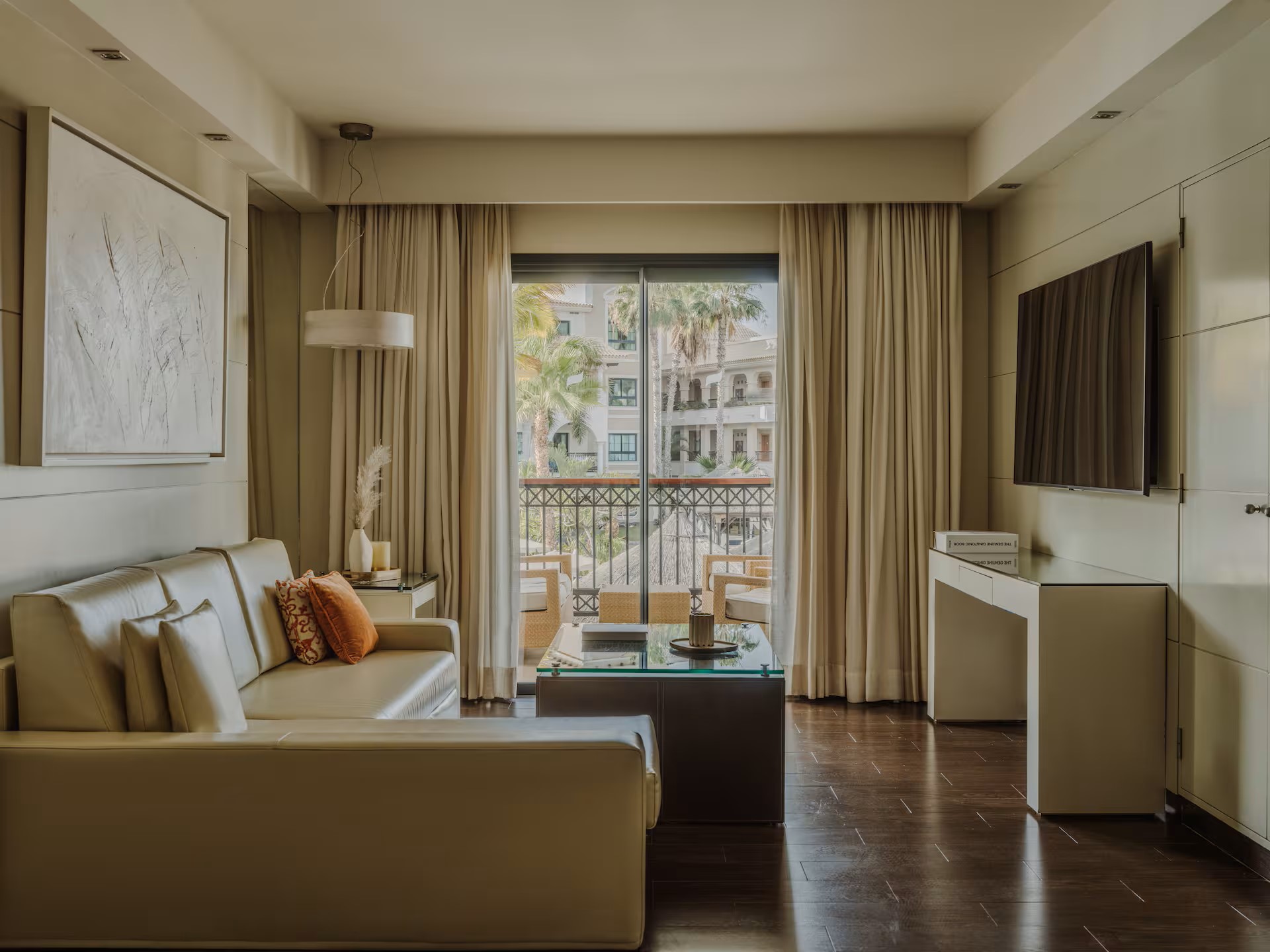 RED LEVEL - ONE BEDROOM SUITE