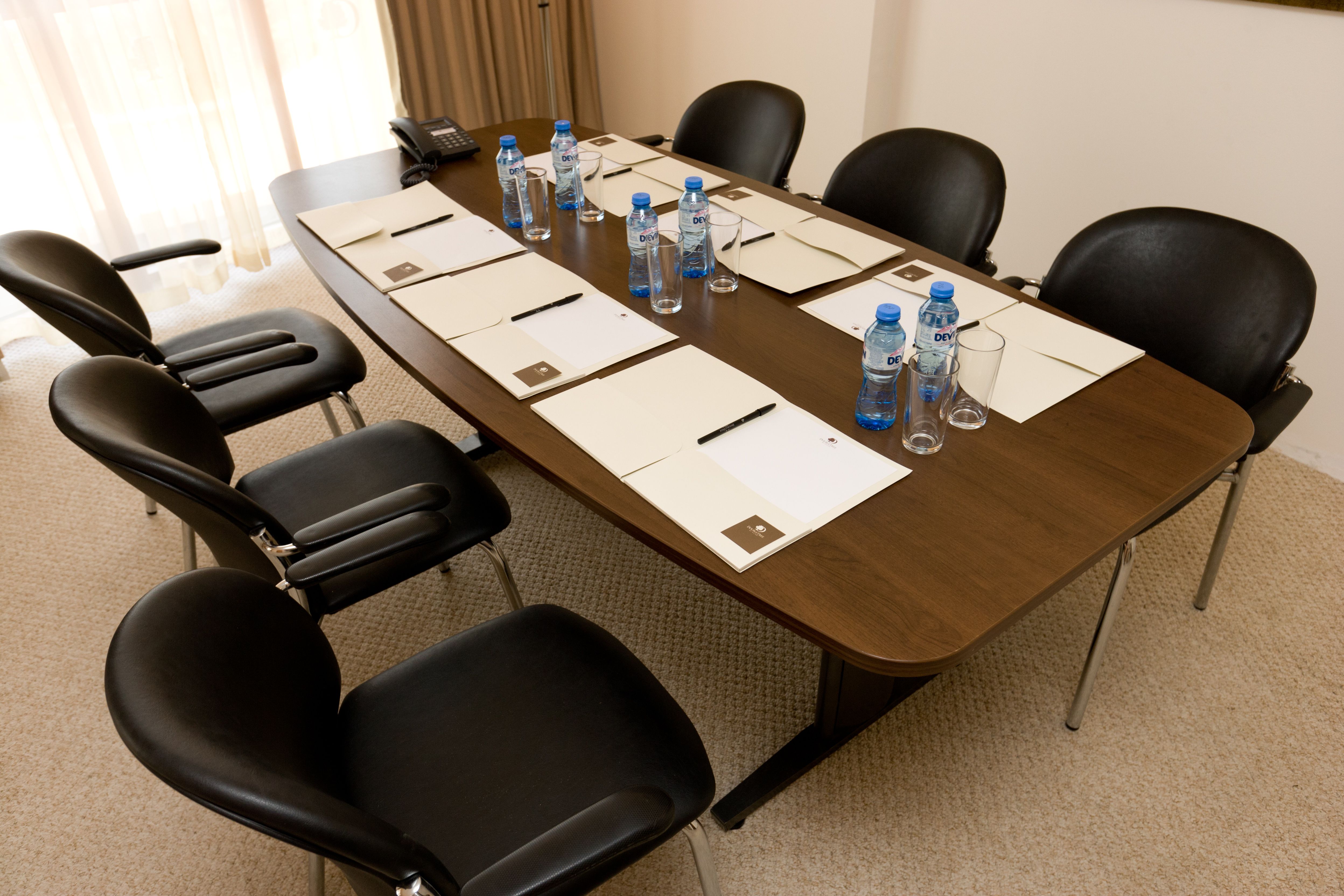 MICE (servicii de organizare de întâlniri, conferințe, alte evenimente)