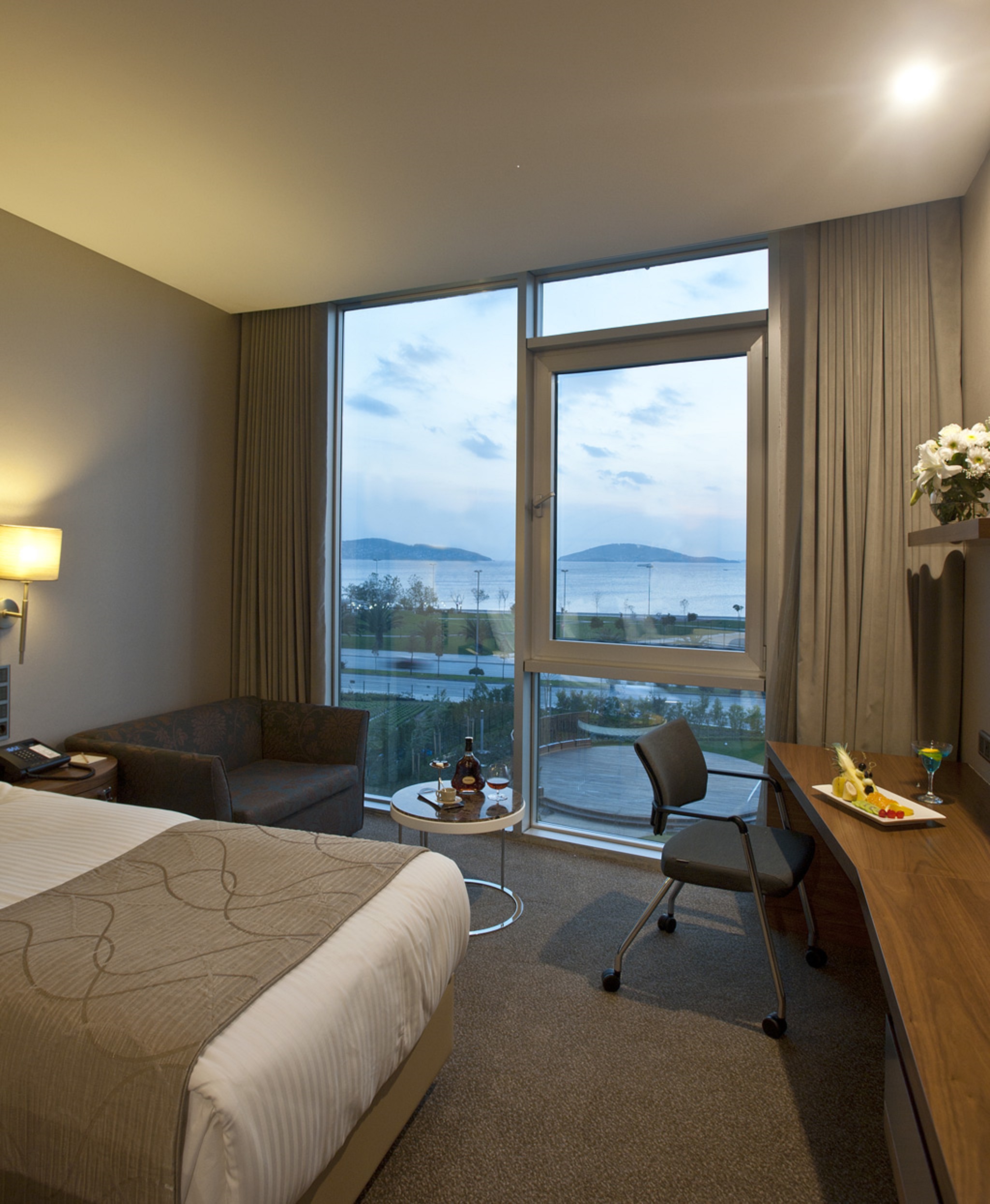 SINGLE SEA VIEW