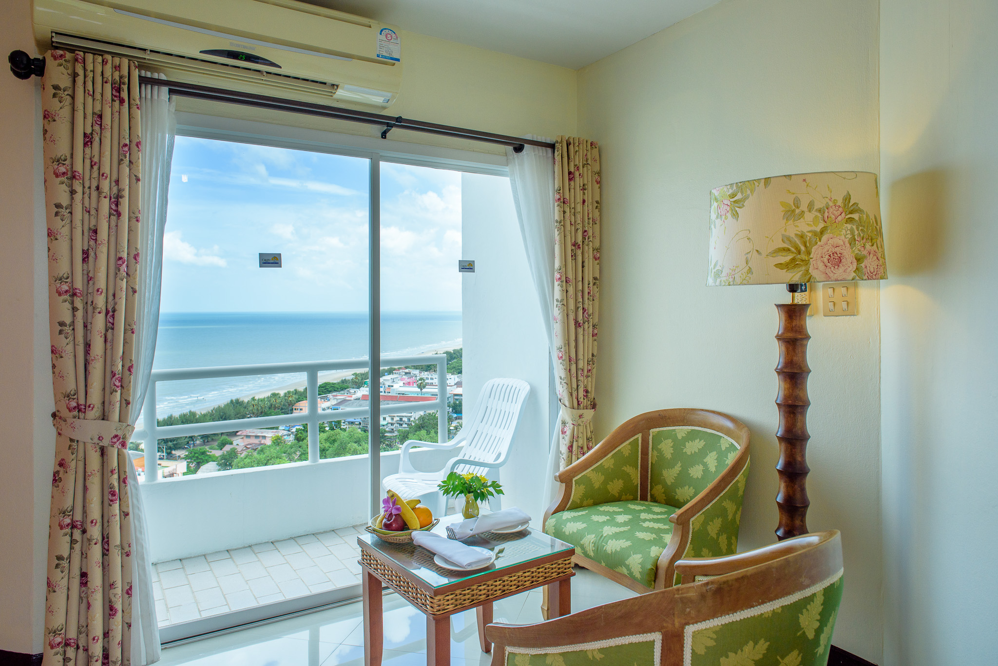 Golden Premier Two View Suite