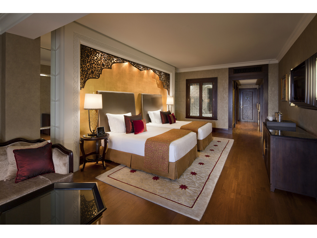Deluxe Family Room