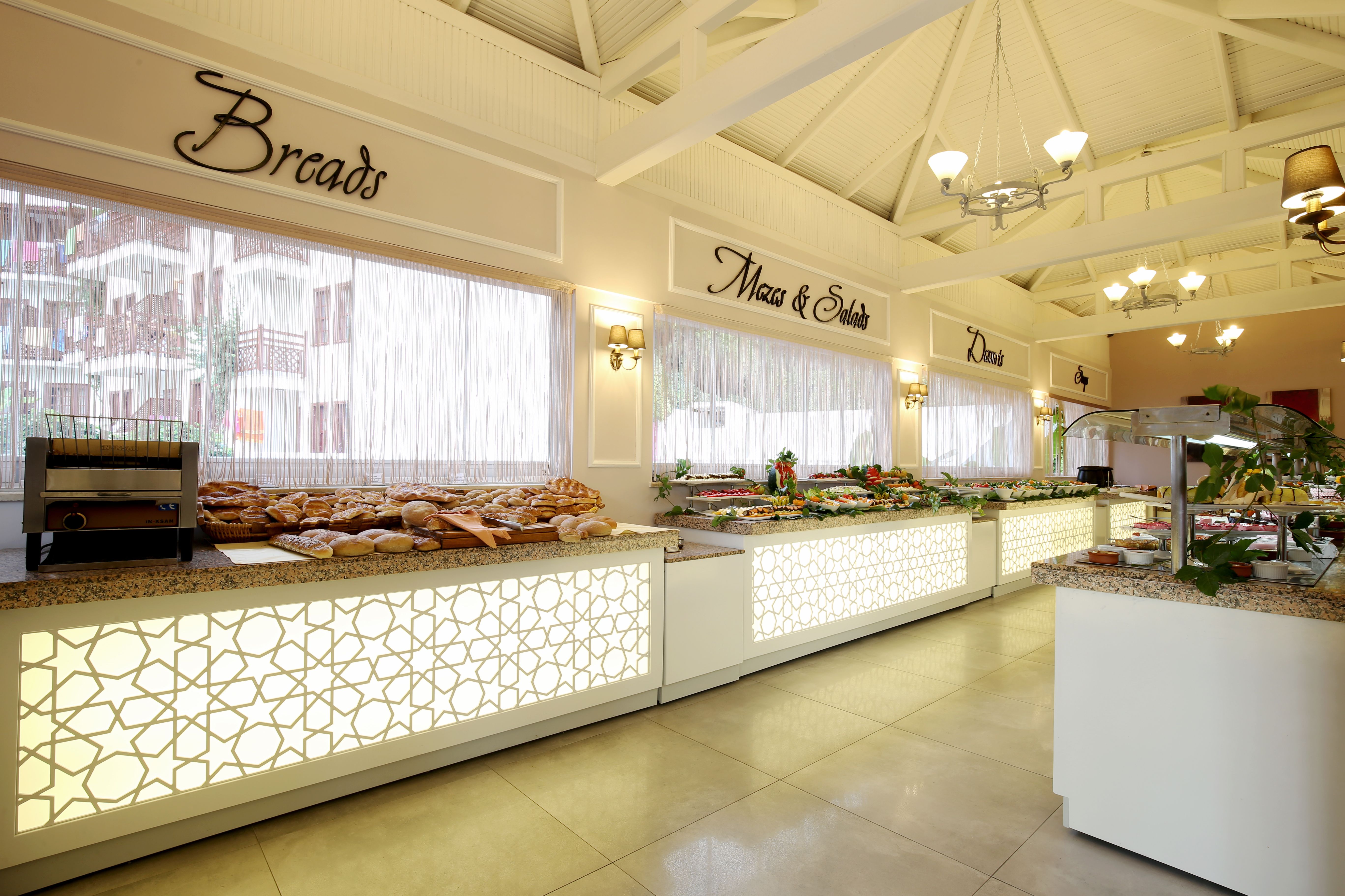 MAIN RESTAURANT