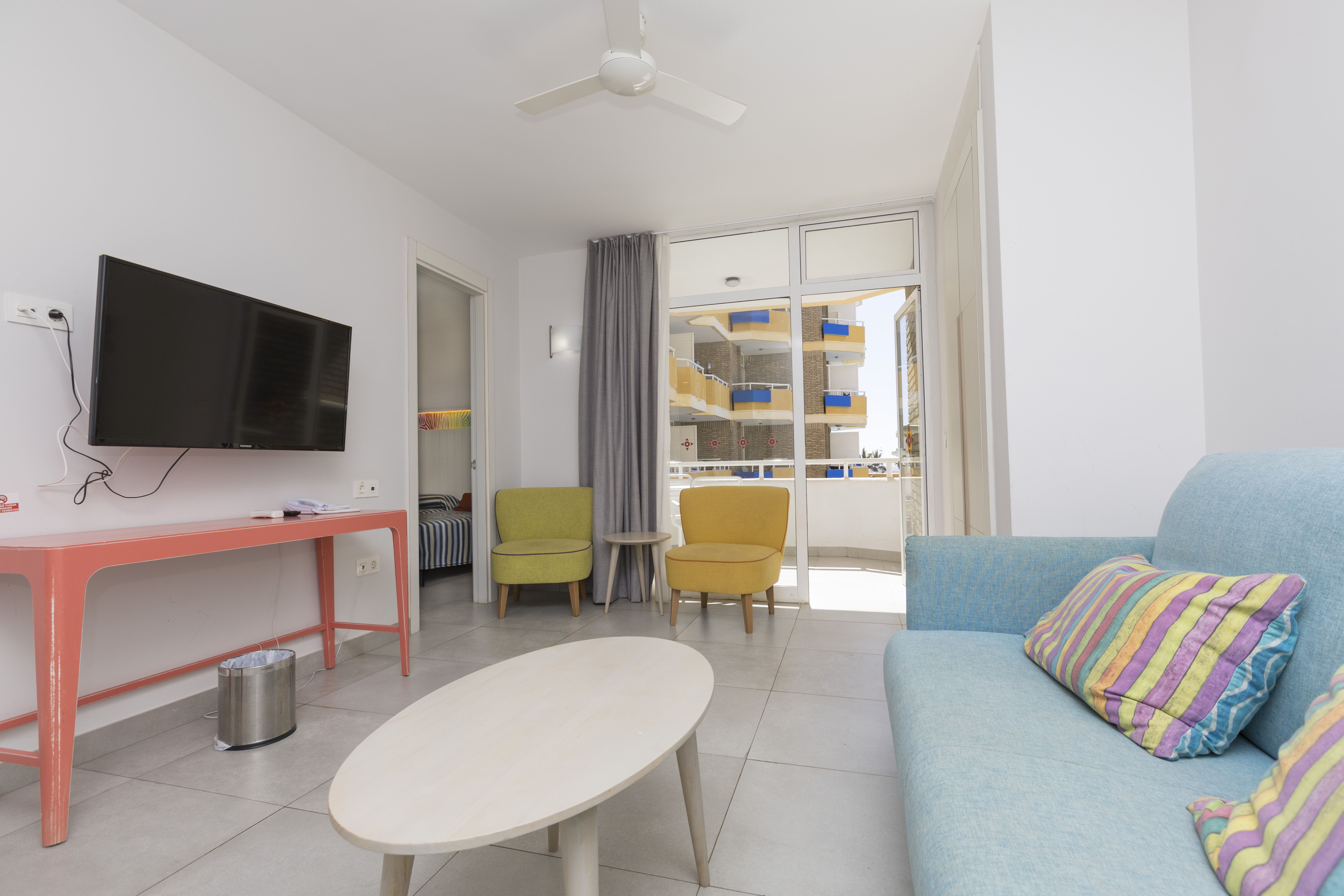 STANDARD 1 BEDROOM APARTMENT WITH BALCONY (APR)