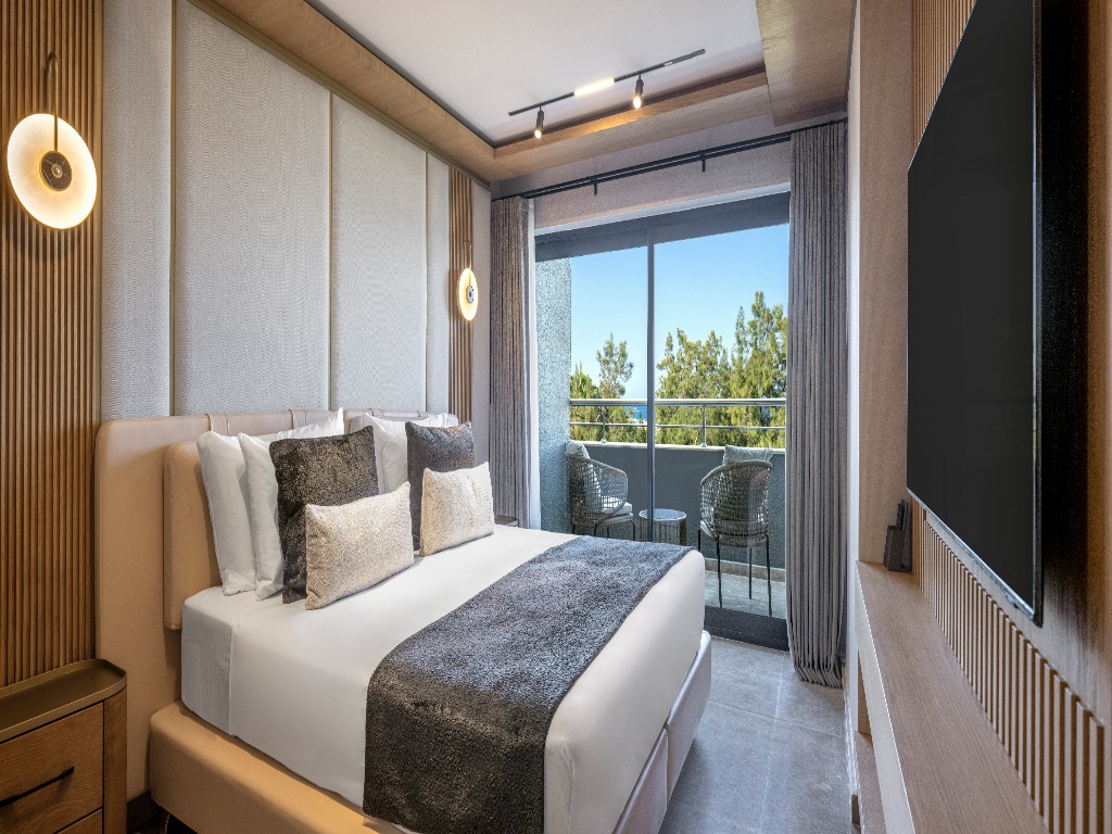 DELUXE FAMILY SUITE