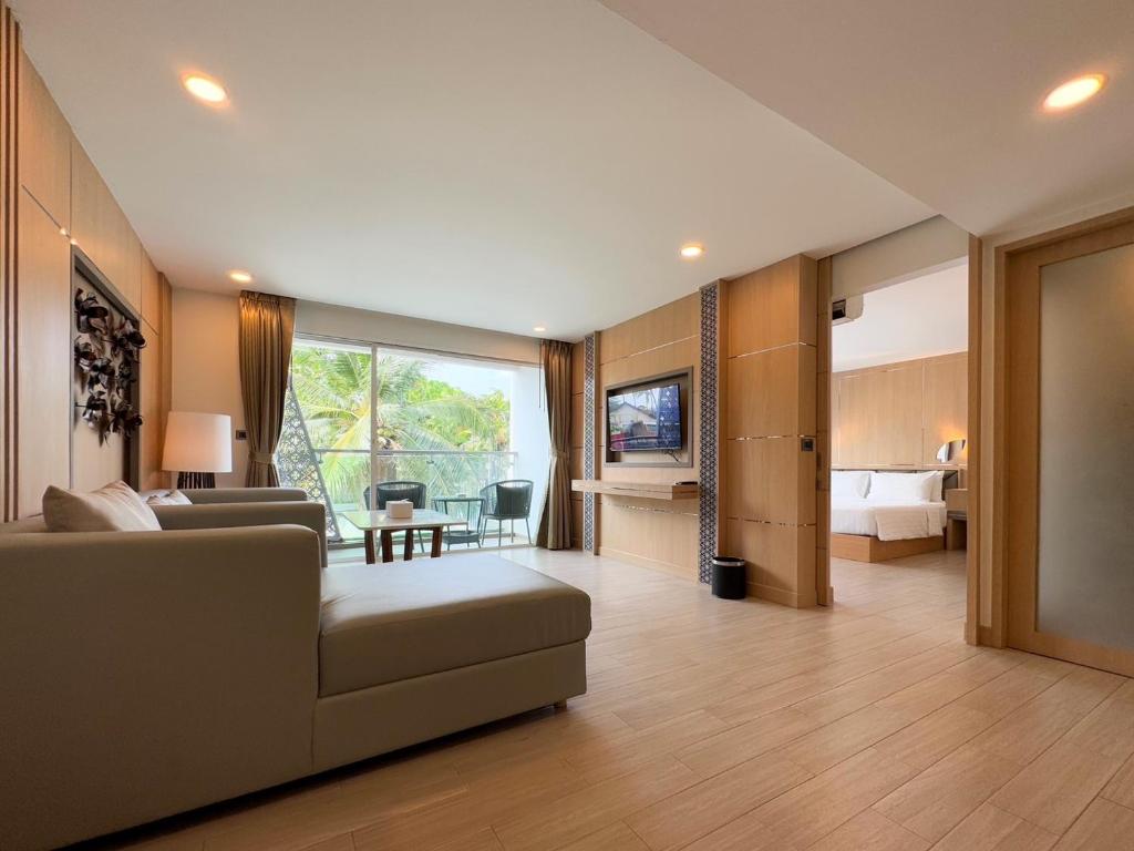 One Bedroom Suite City View