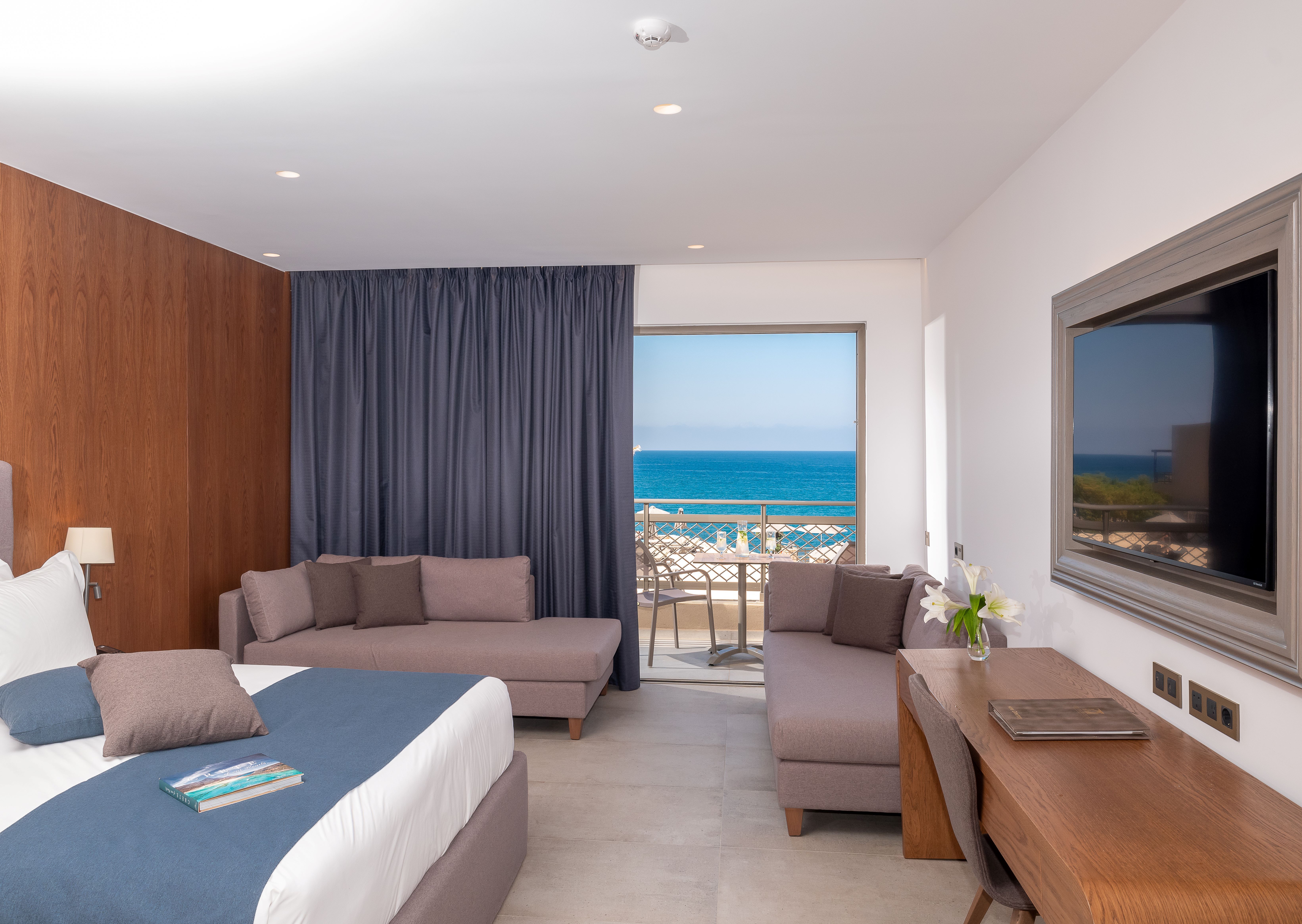 Family Luxury Open Plan Sea Front