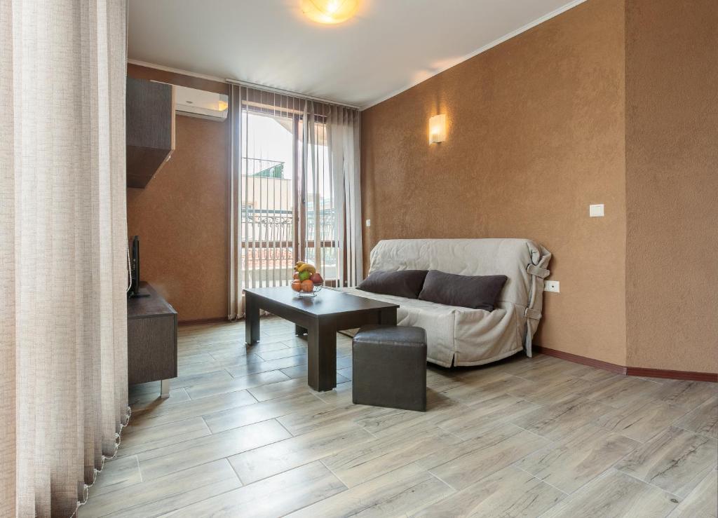 STANDARD APARTMENT (BALCONY)