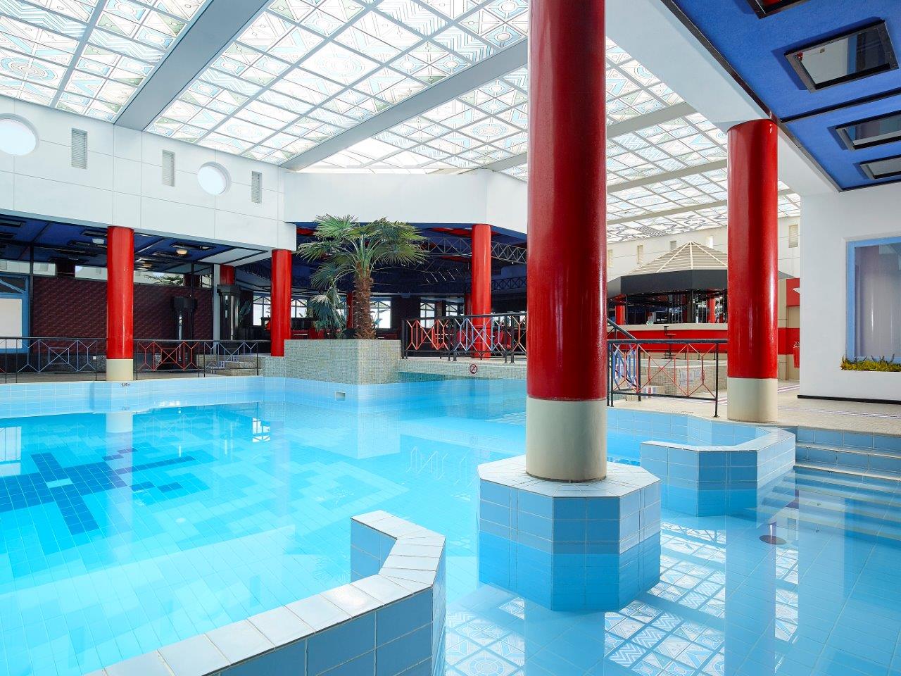 Piscină interioară