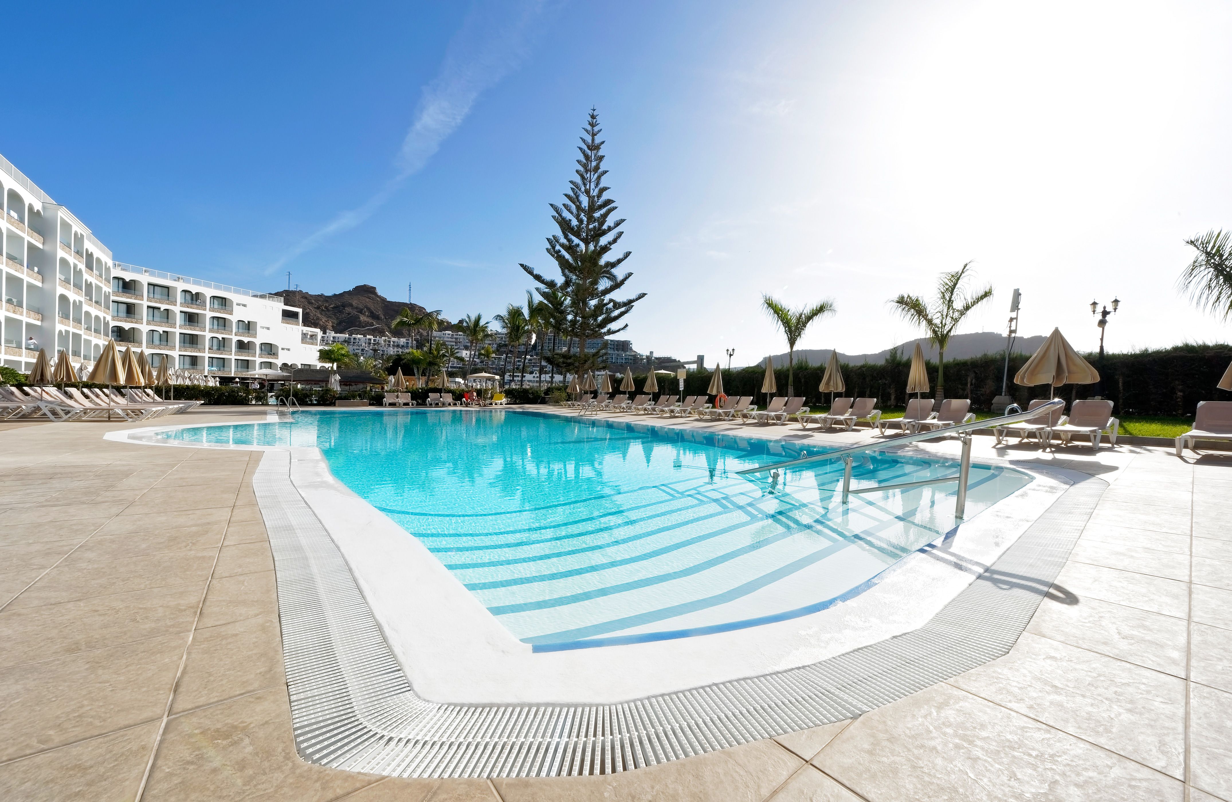 Piscina deschisă