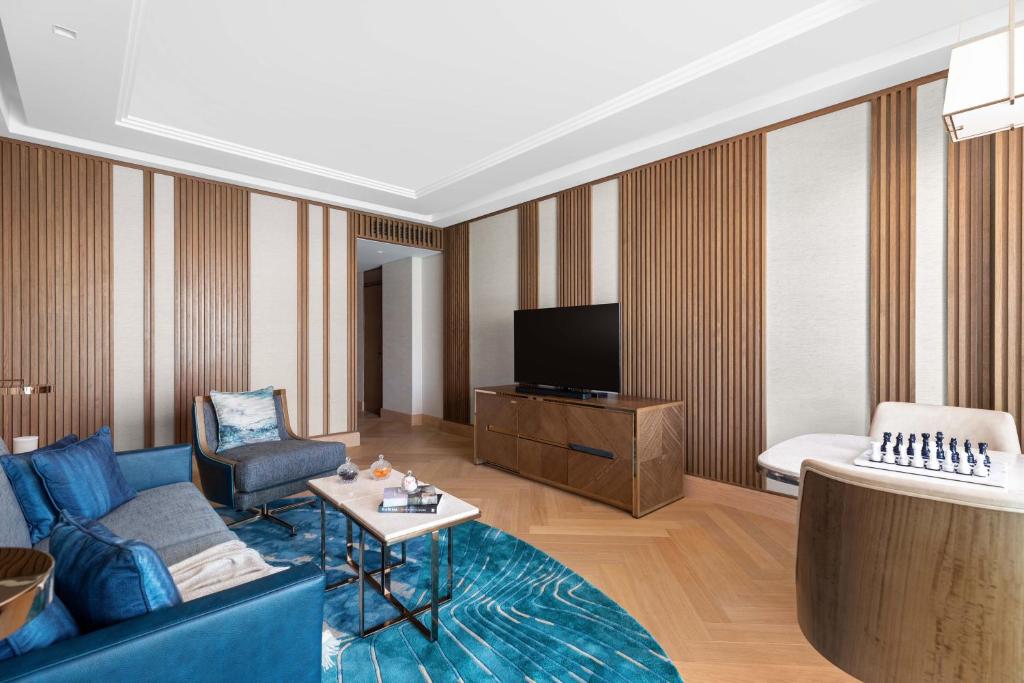 LUXURY SUITE