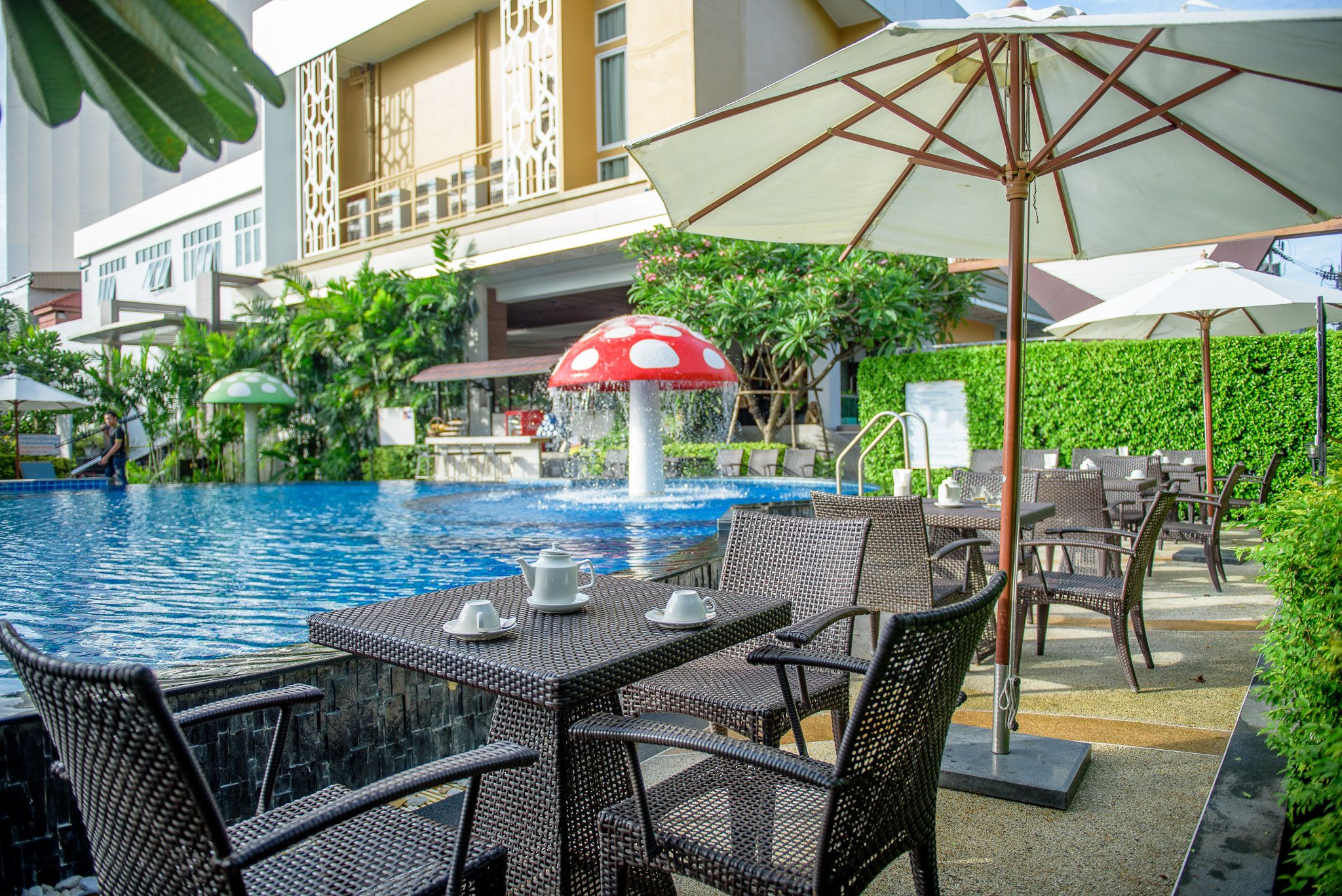 Pool Bar