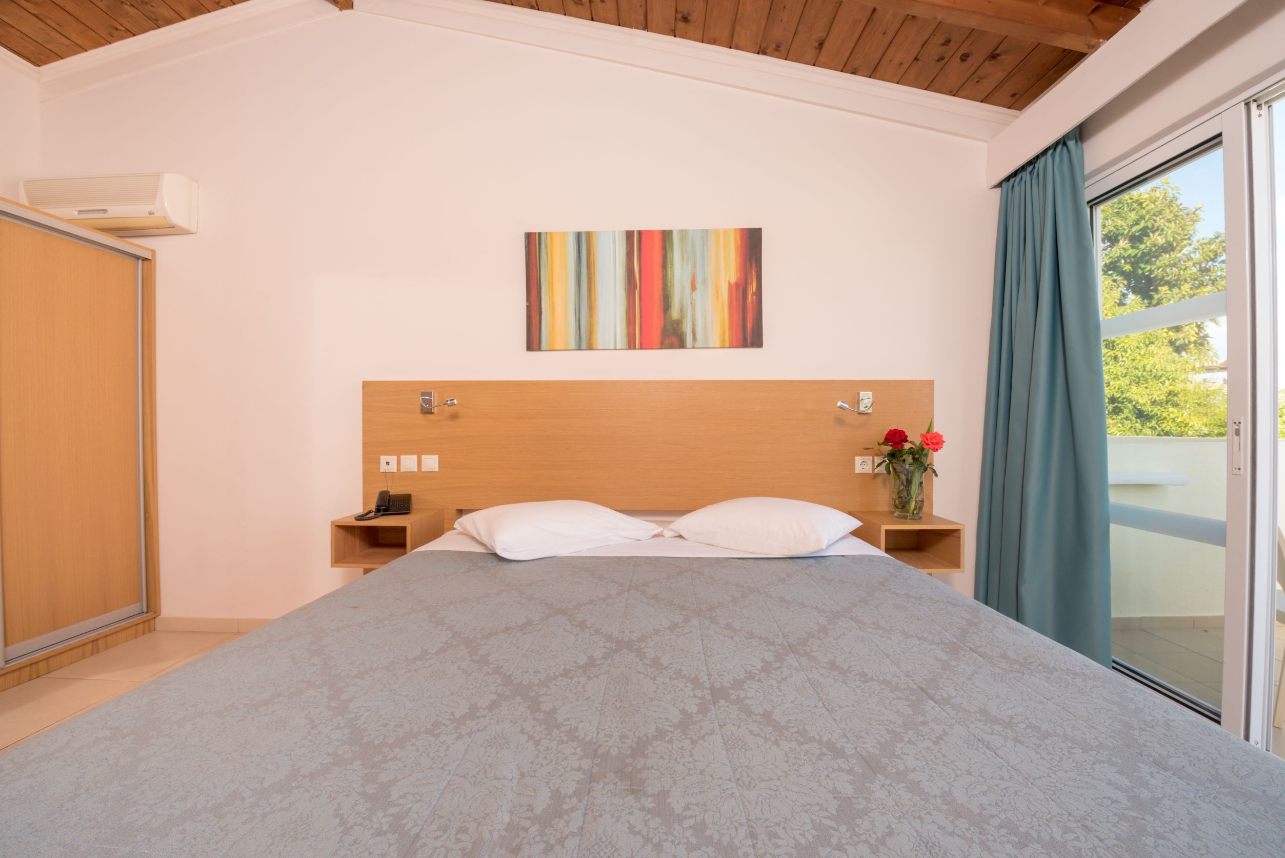 STANDARD DOUBLE ROOM 