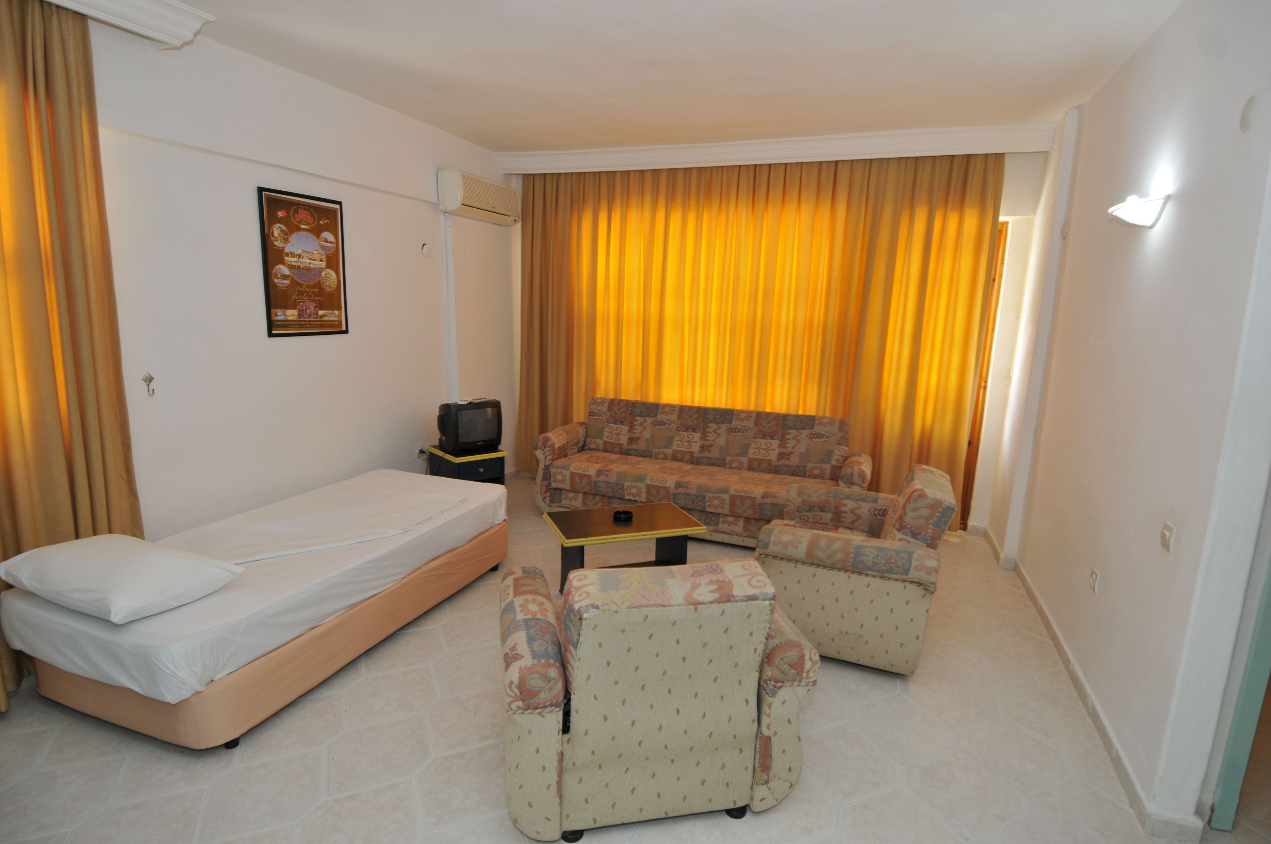 STANDARD ROOM