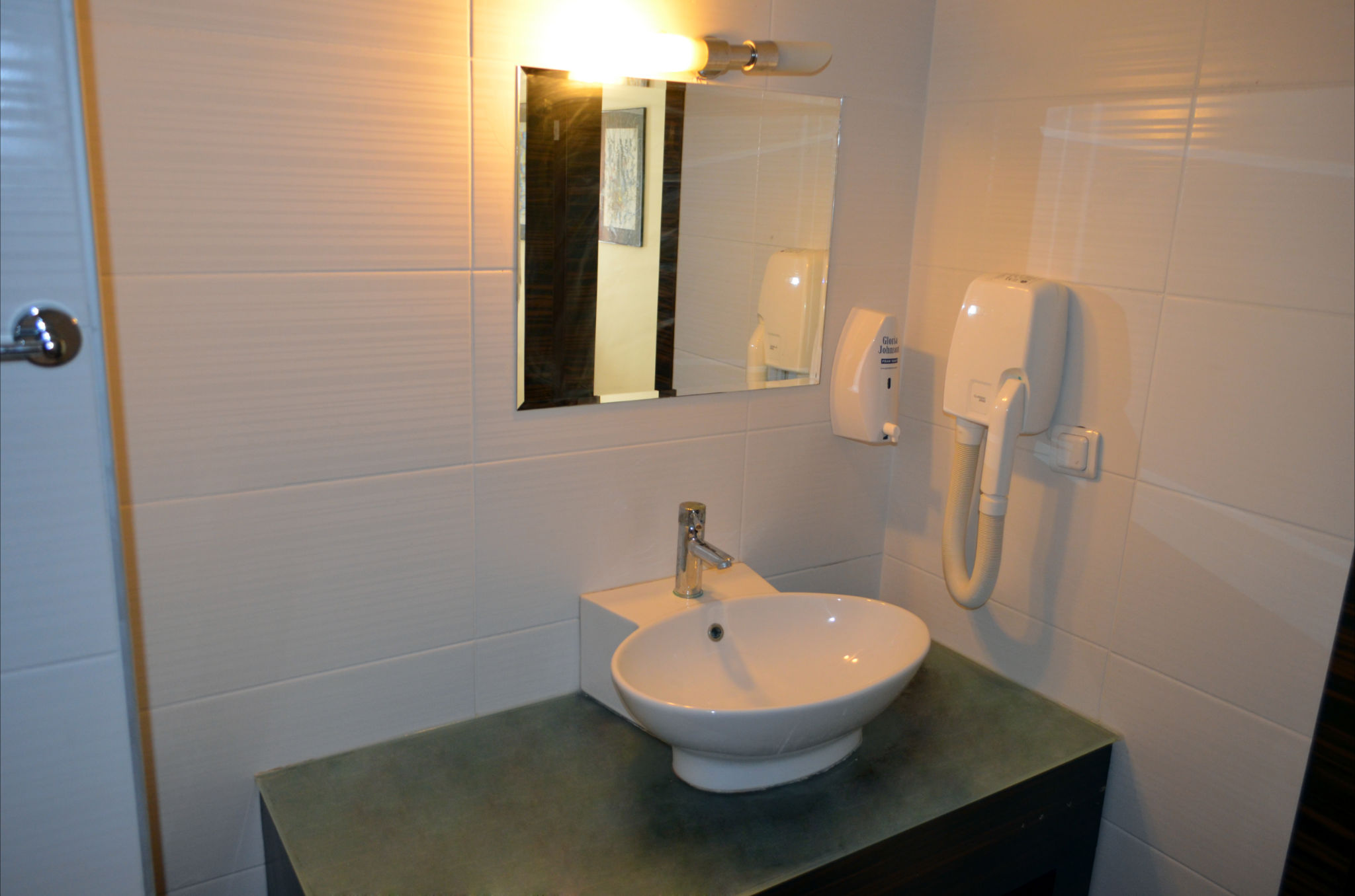 COMFORT ROOM