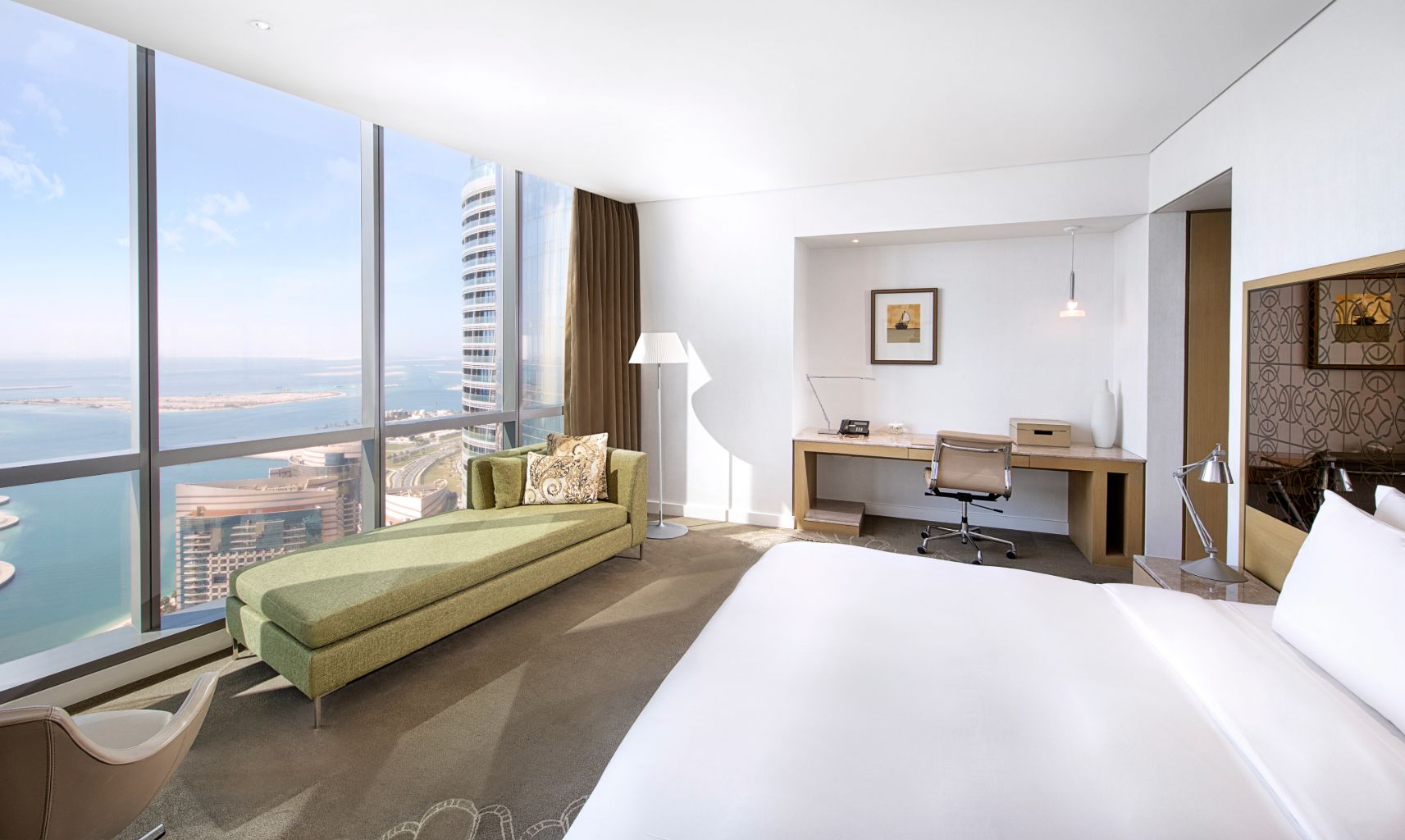 DELUXE KING ROOM WITH SEA VIEW