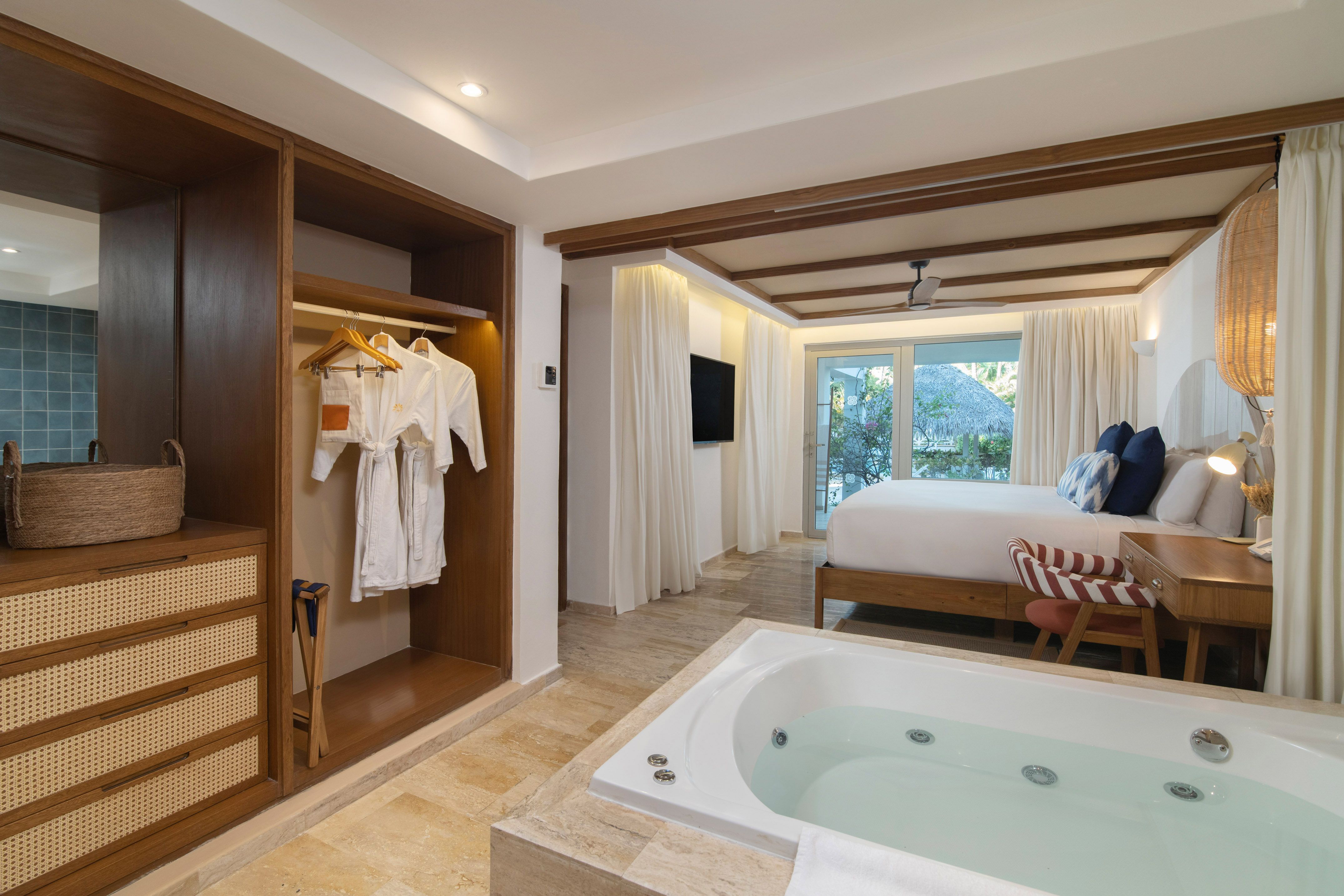 MASTER SUITE ZEL SWIM-UP 