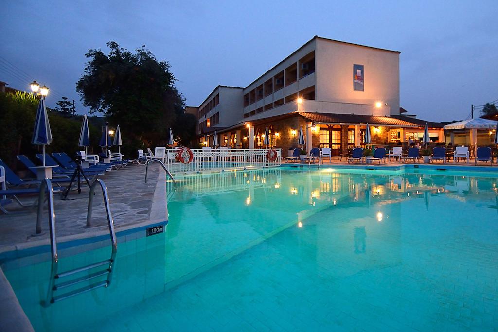 Piscina deschisă