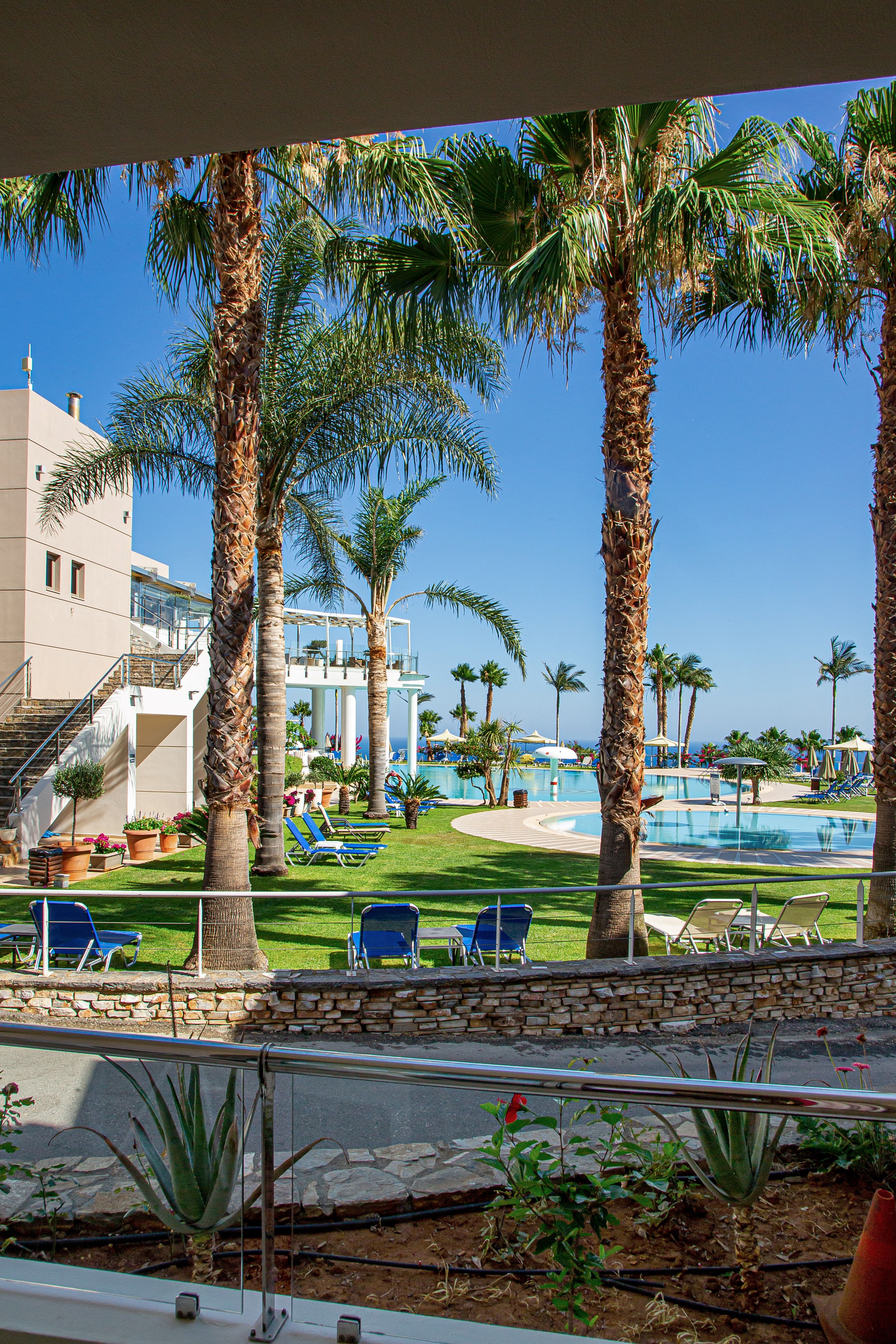 Deluxe Suite Pool View