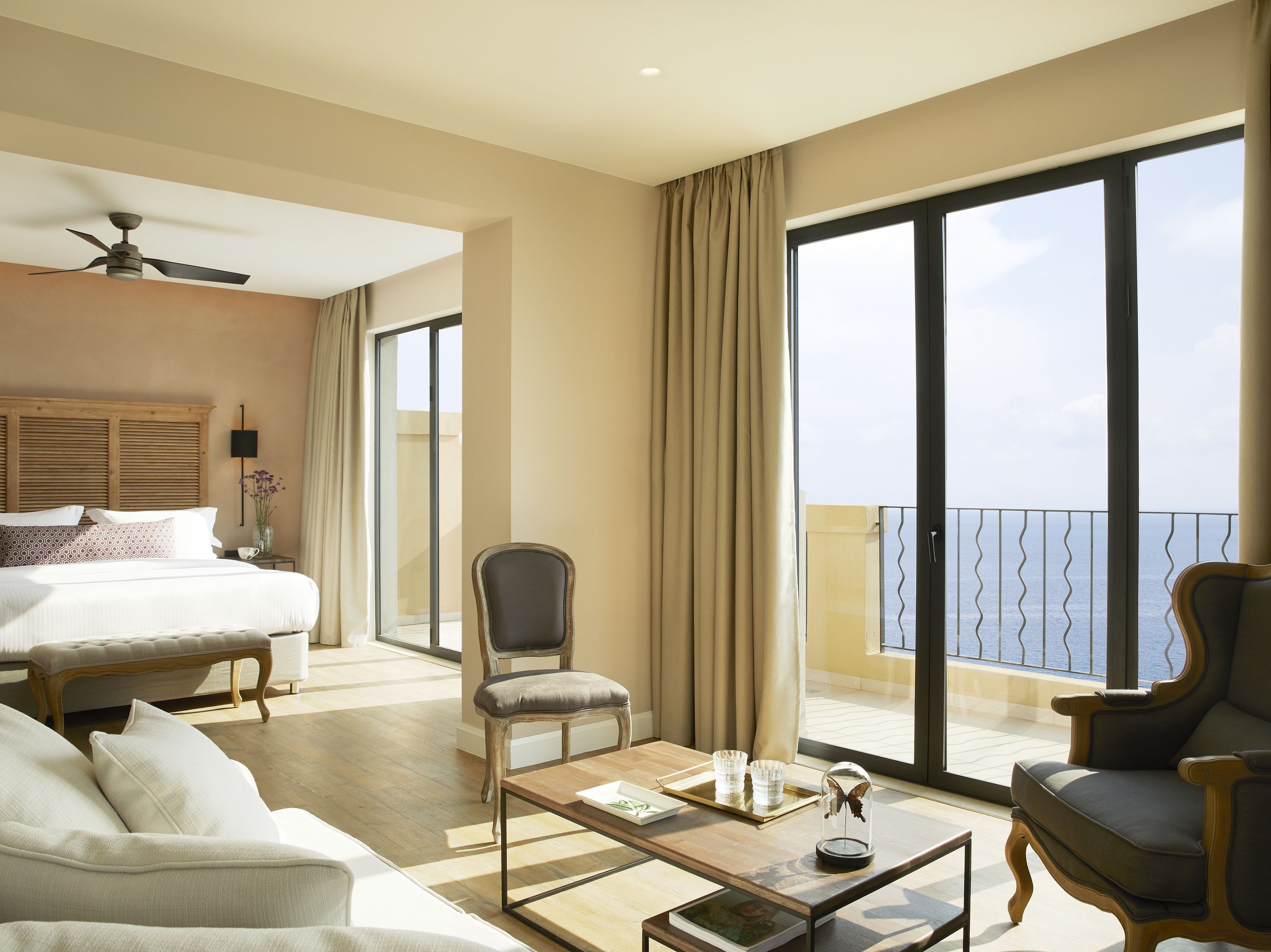 Deluxe Suite Whirlpool Sea View