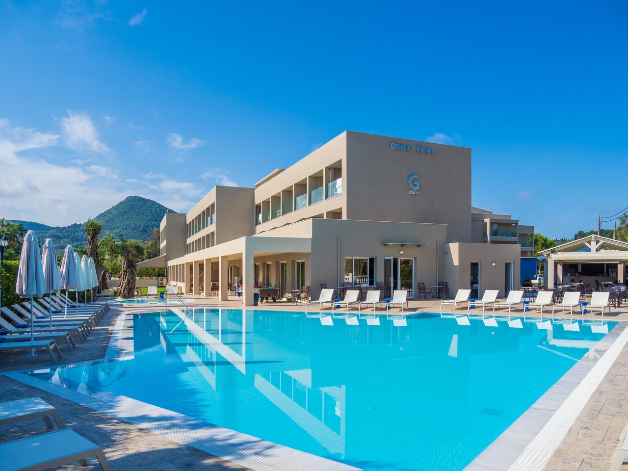 Piscina deschisă