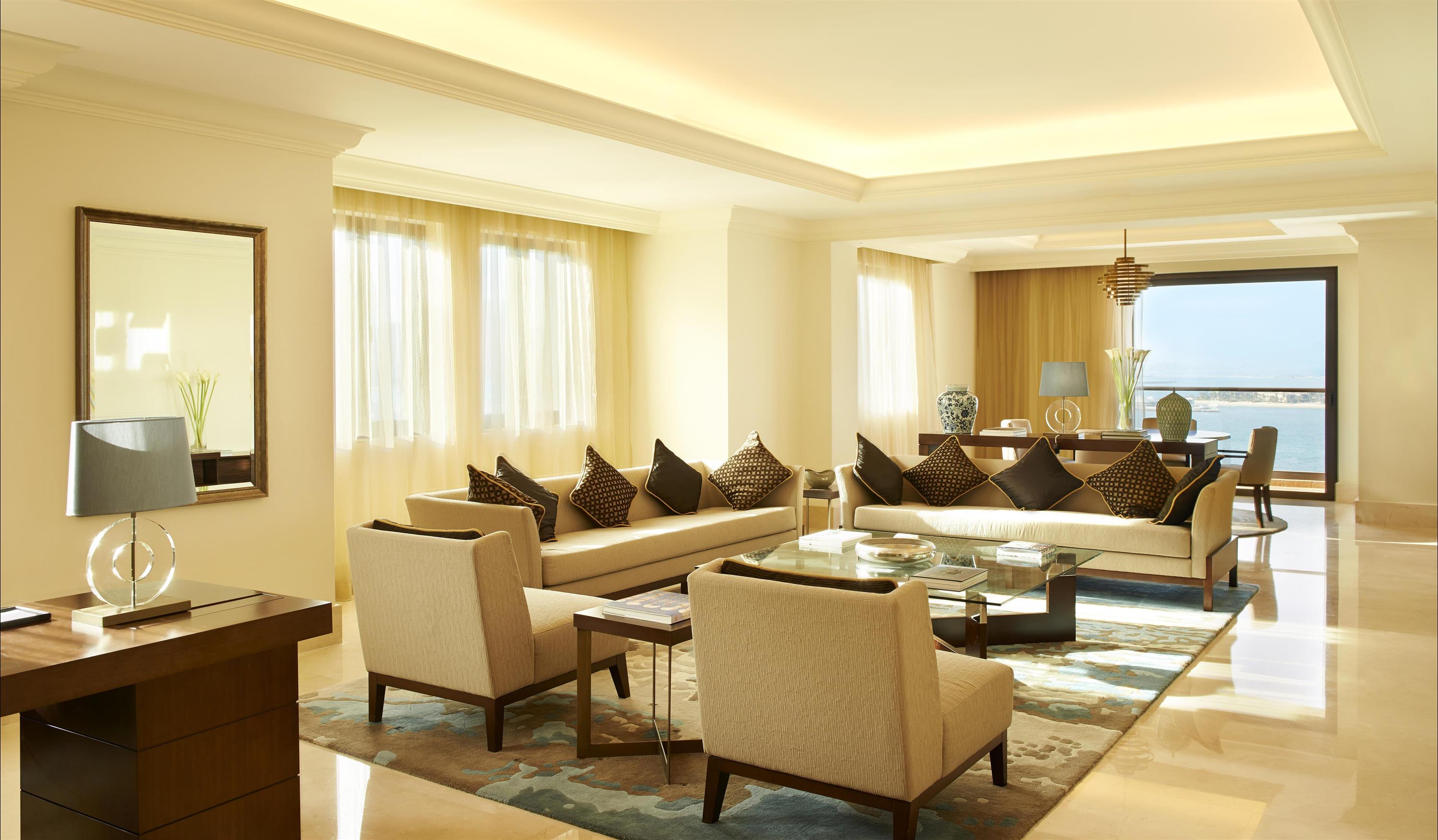Deluxe Palm Sea View Suite