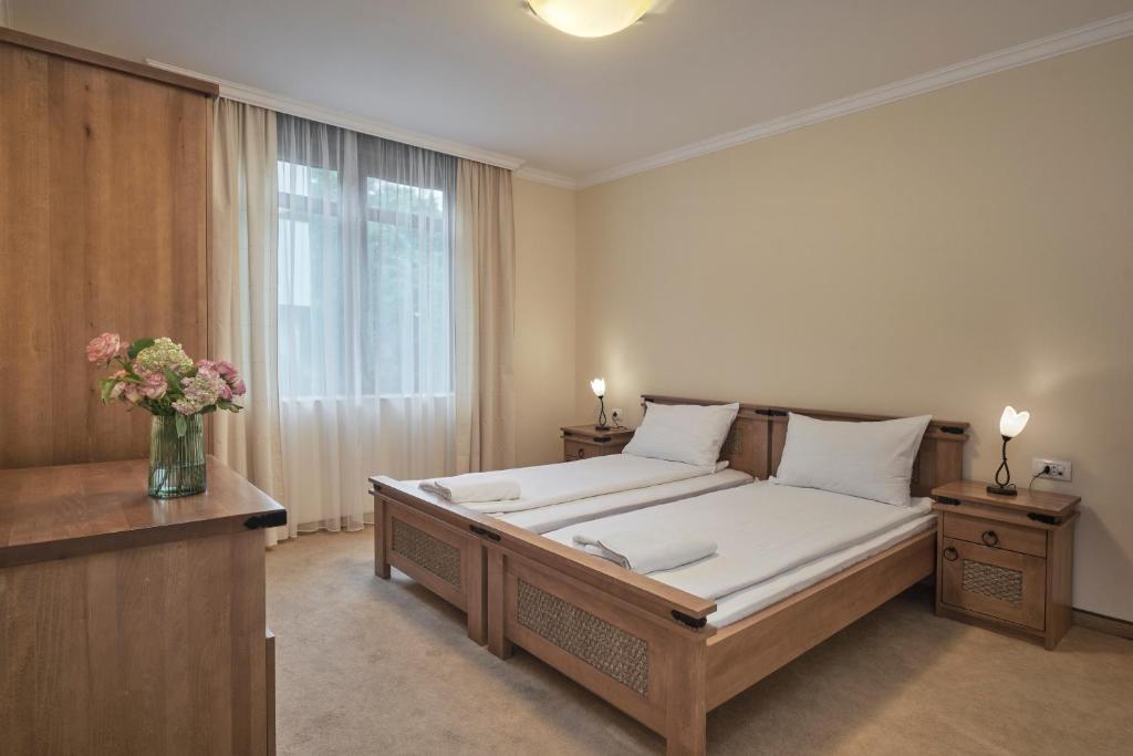 2 Bedroom Standard Apartment (Balcony)