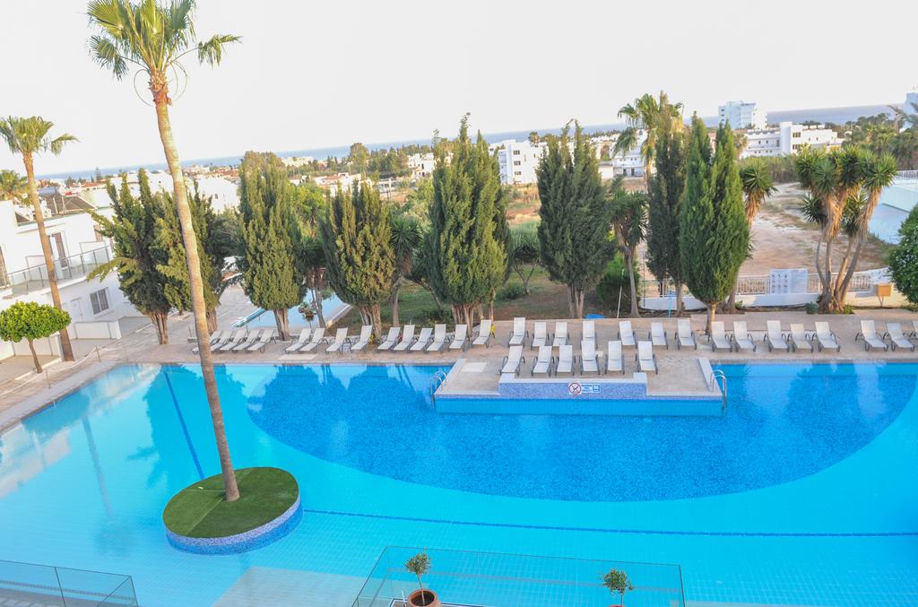 Piscina deschisă