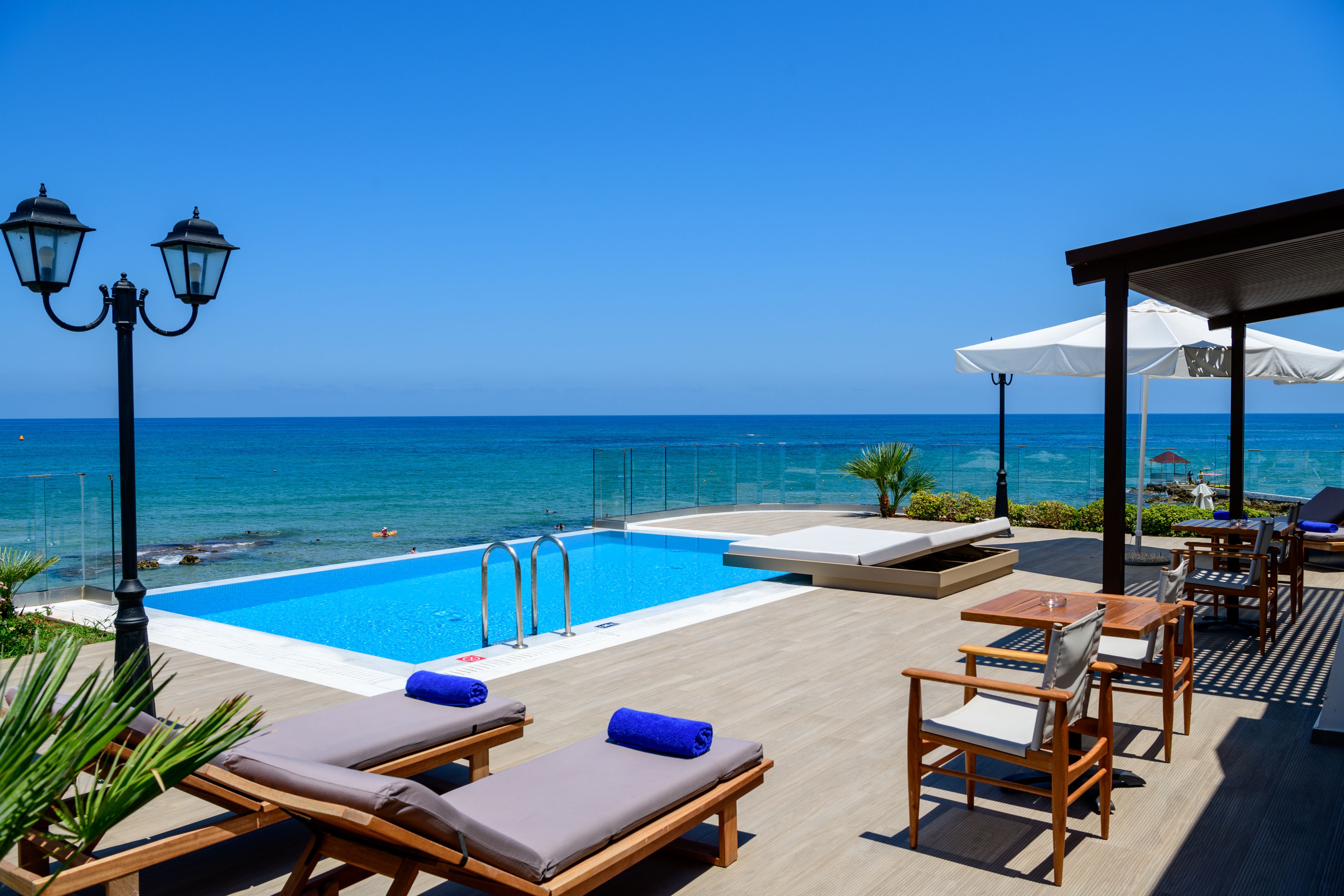 Dream Villa Aphrodite-2 bedrooms Beach Front with private pool