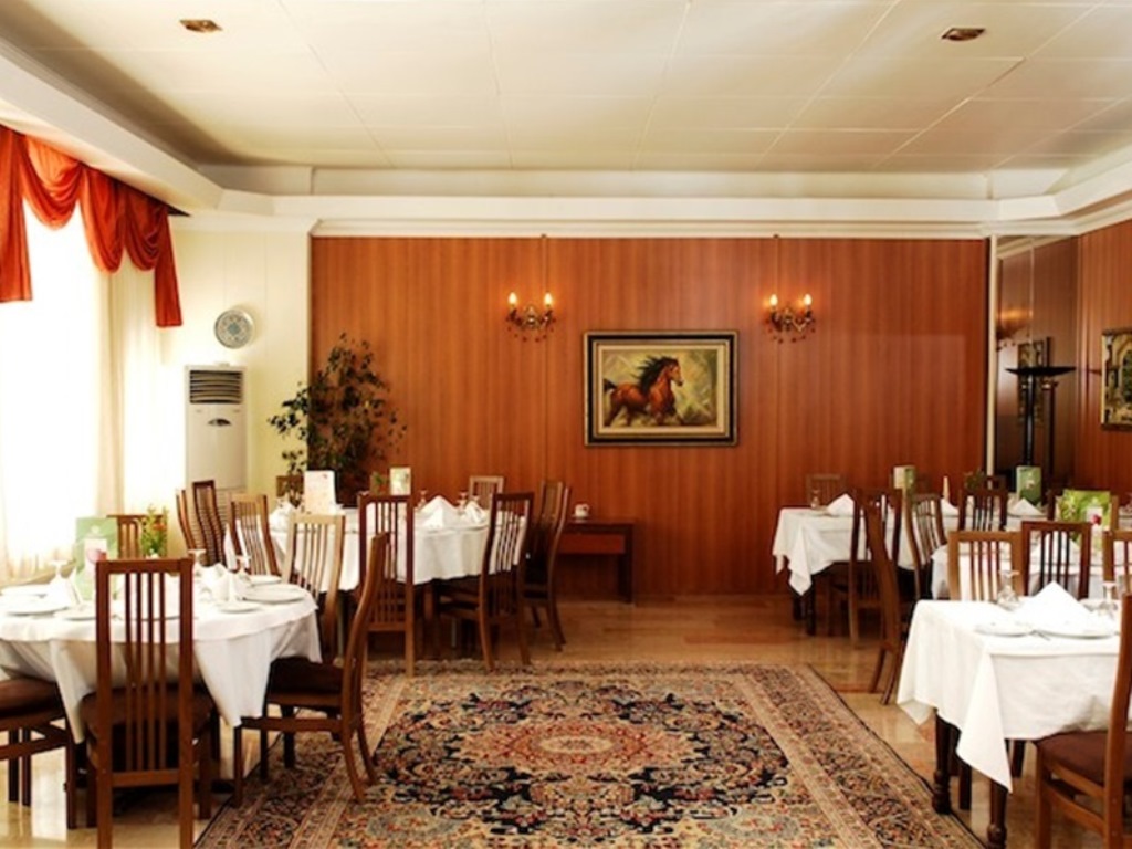 RESTAURAN
