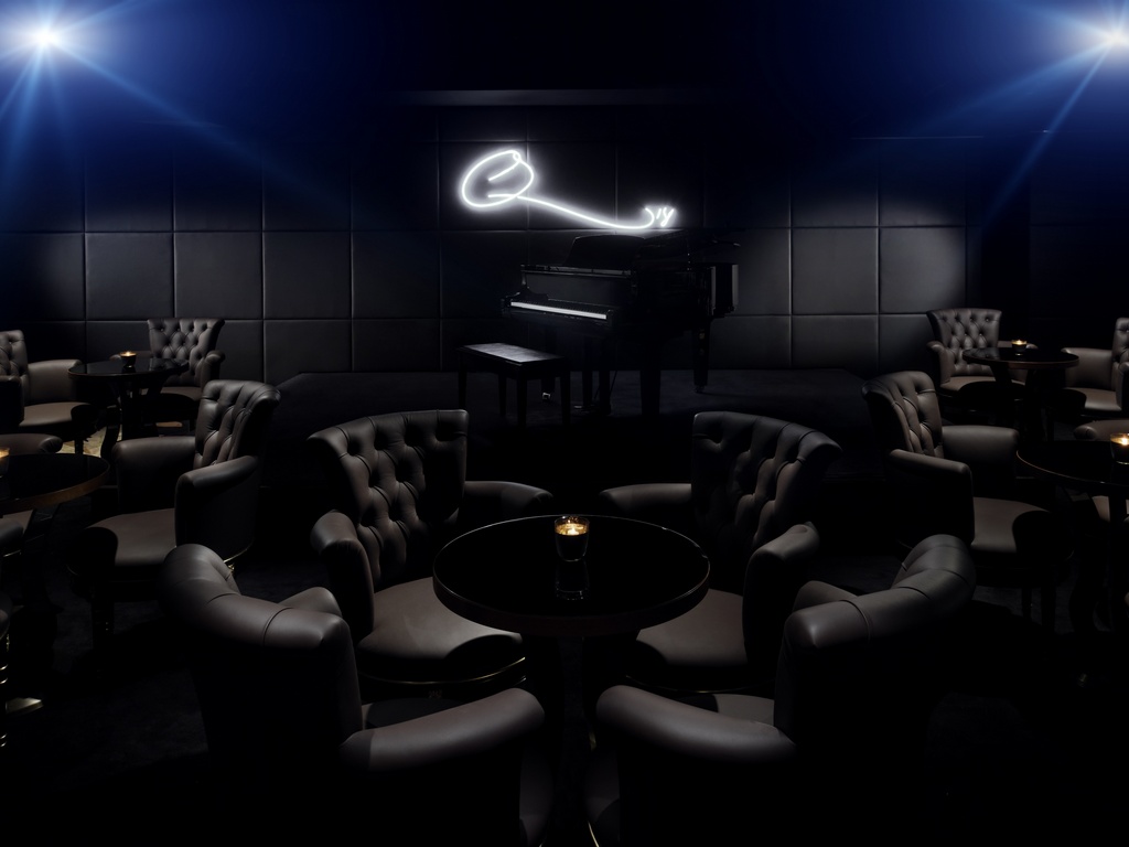 Q's Bar and Lounge 