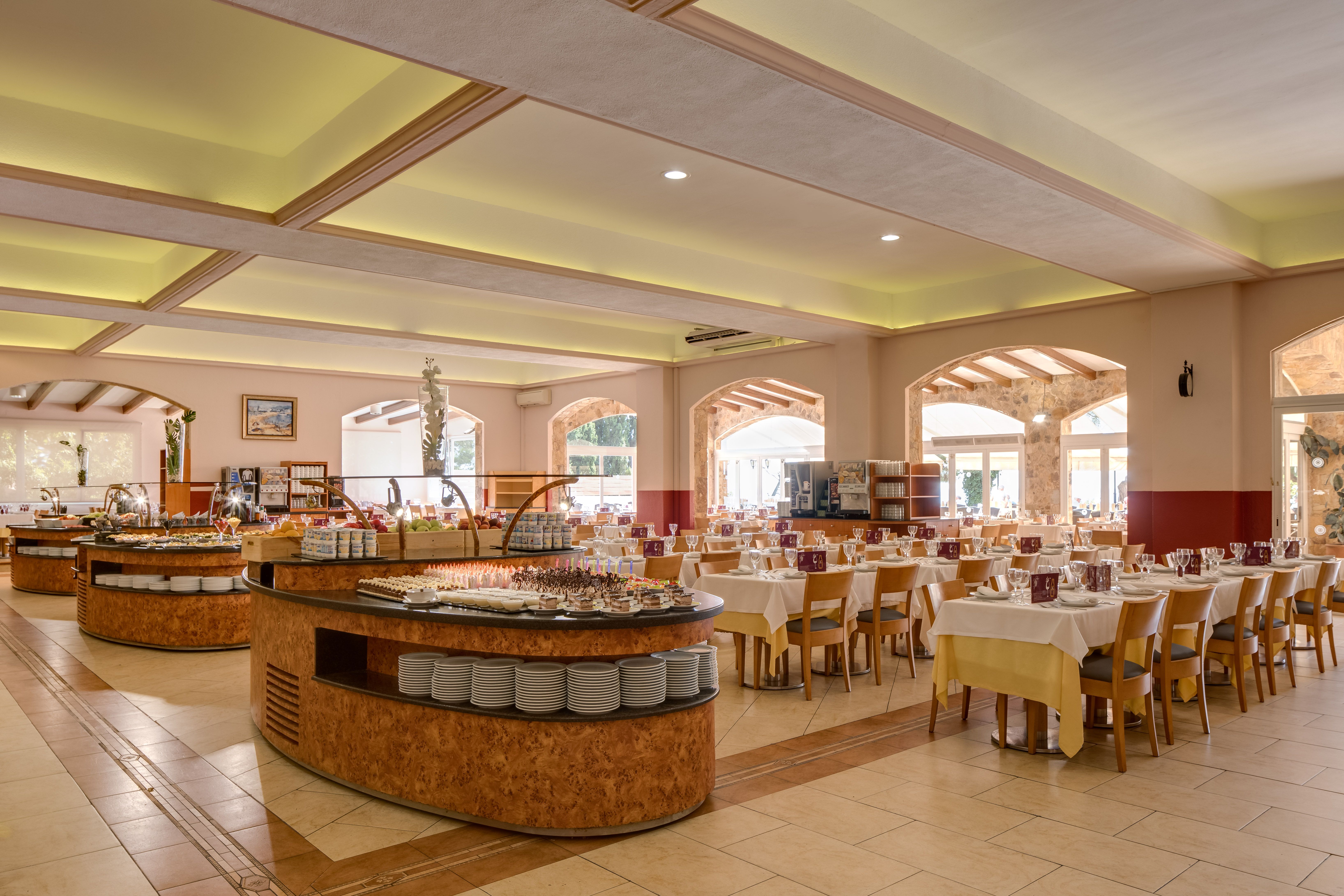 MAIN RESTAURANT