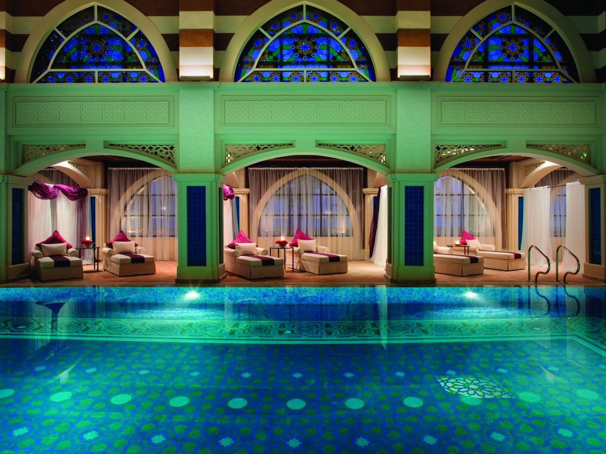 Piscină interioară