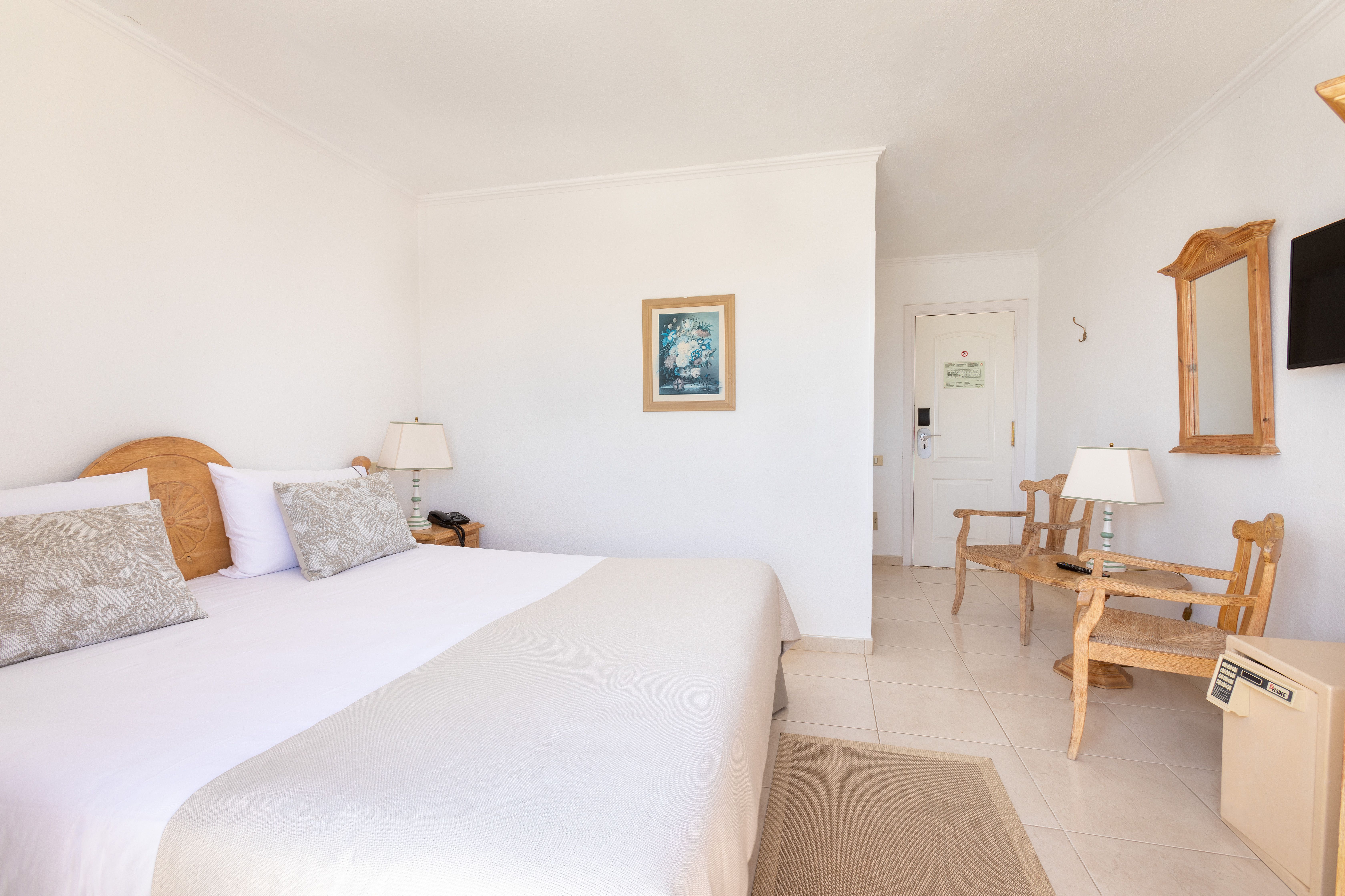 DOUBLE ROOM SEA VIEW BALCONY OR TERRACE
