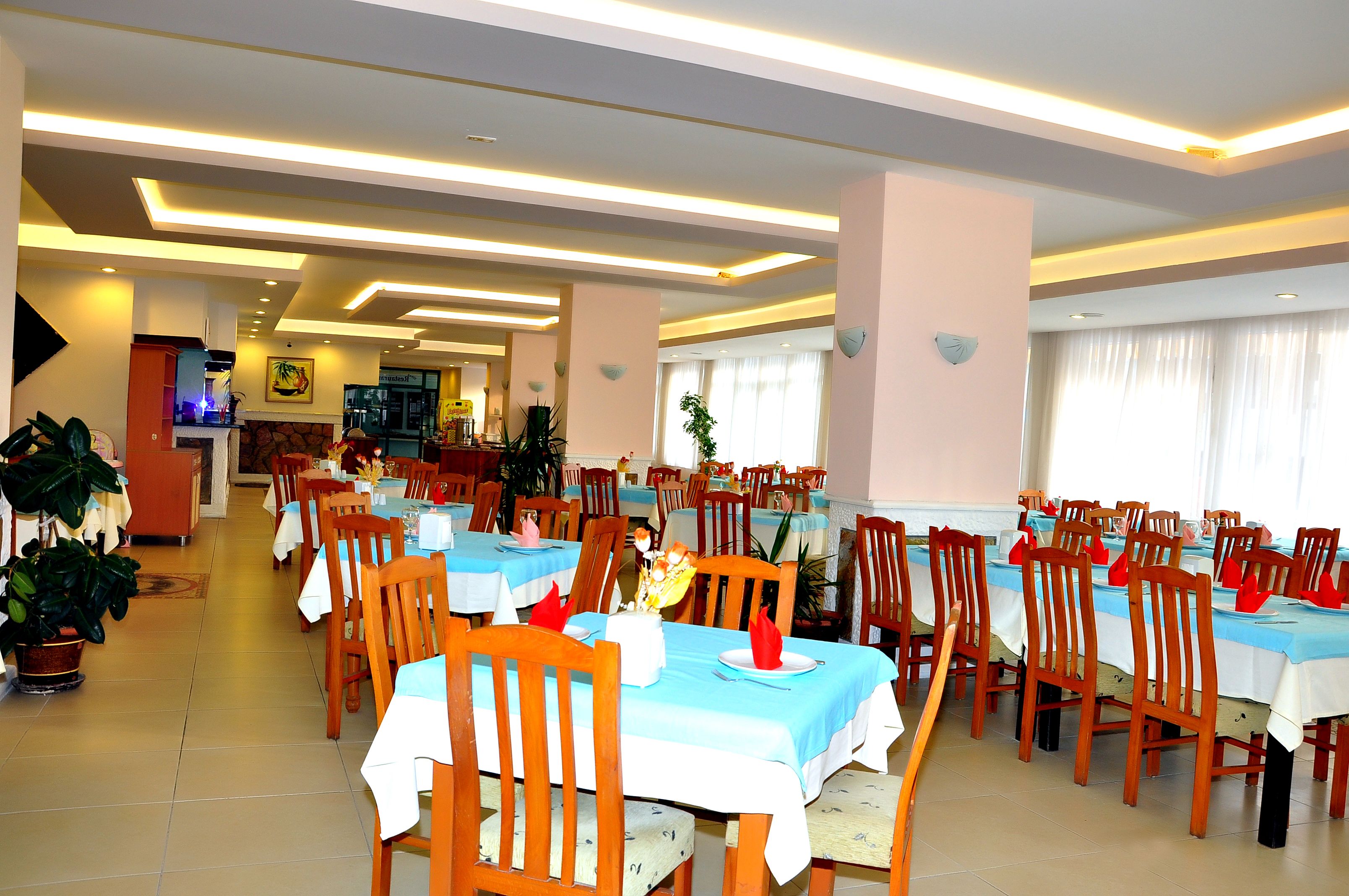 MAIN RESTAURANT