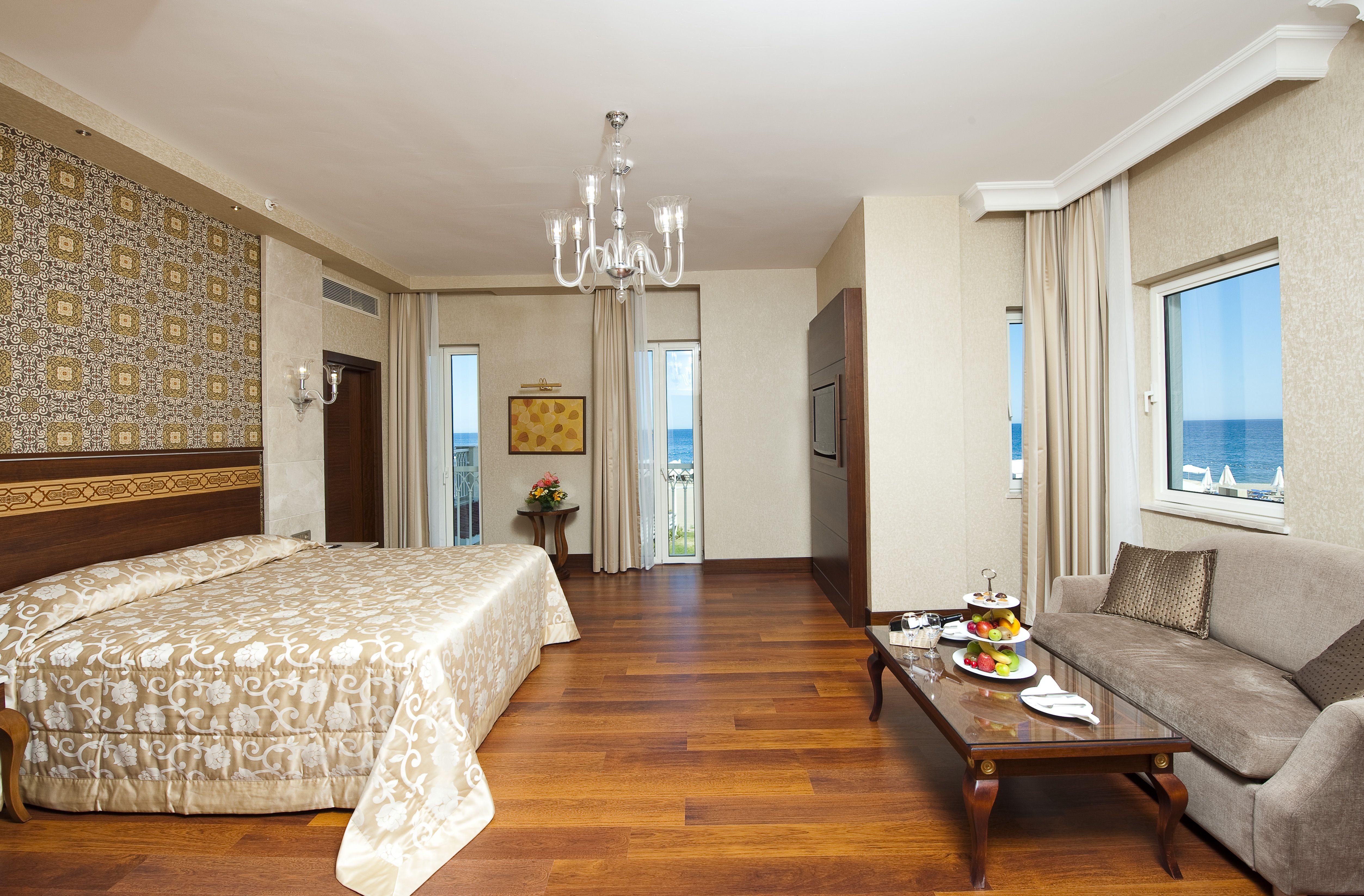 Superior Pool Grand Suite