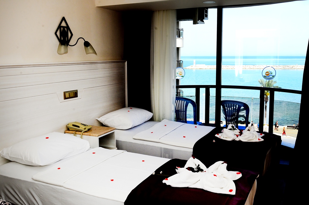 ROOM STANDARD SEAVIEW BALCONY OR TERRACE